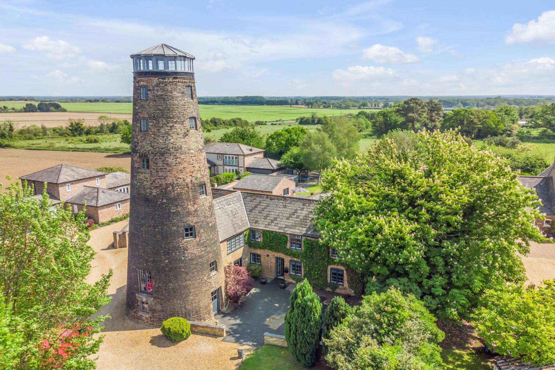 The Old Mill, 7 storey,, dog friendly outdoor pool & bbq view 2