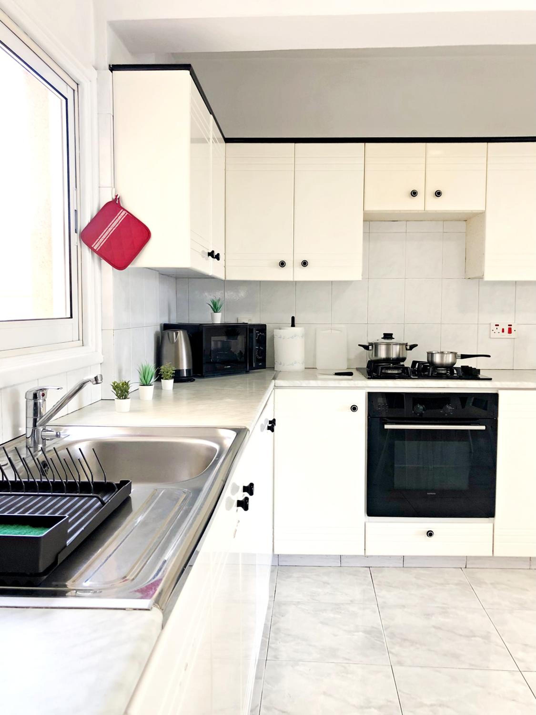 Large apartment close to Finikoudes Beach with 2 balconies