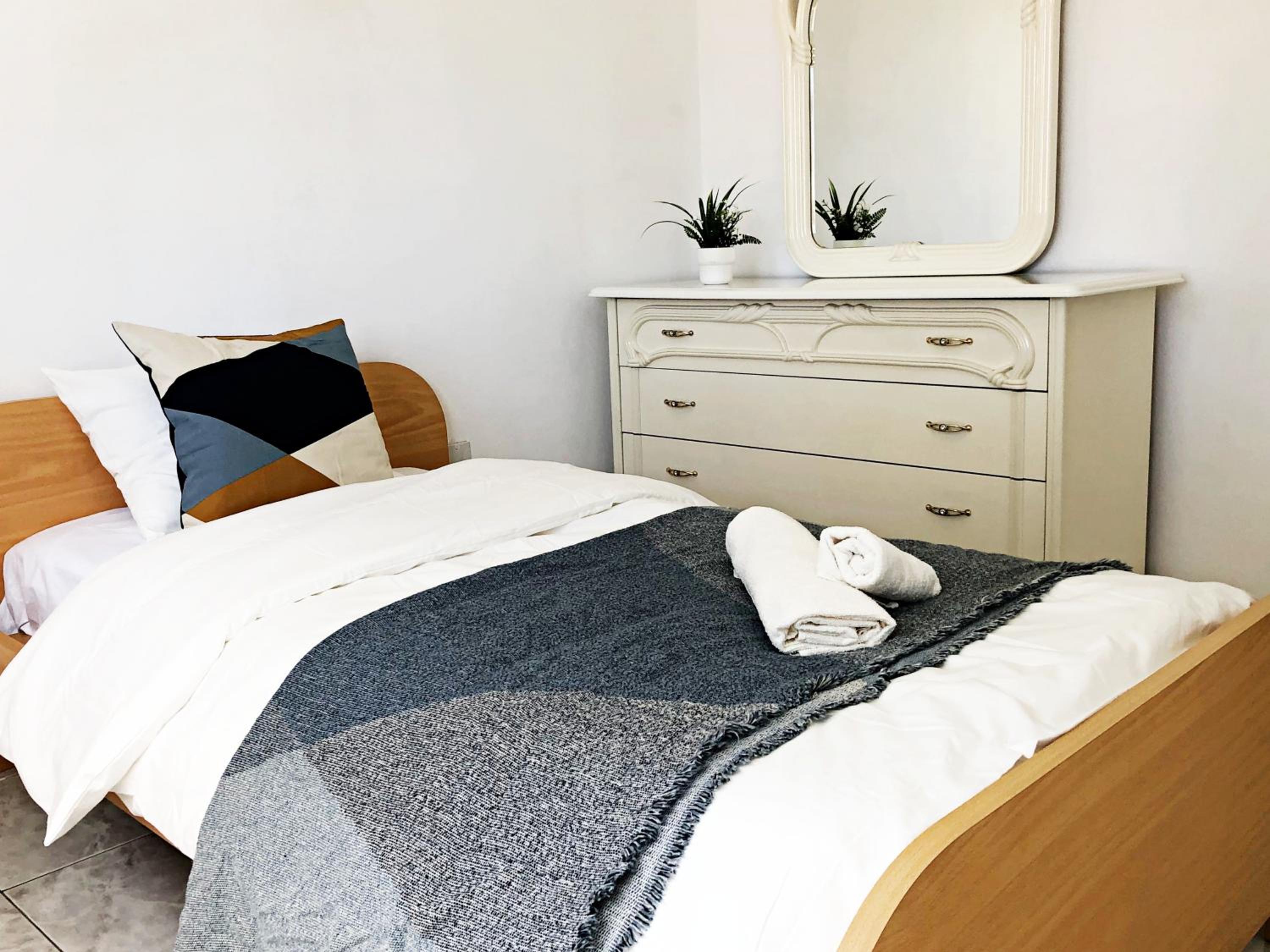 Large apartment close to Finikoudes Beach with 2 balconies