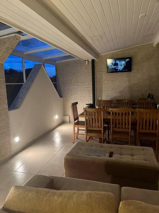 Charmoso duplex c/espaço gourmet
