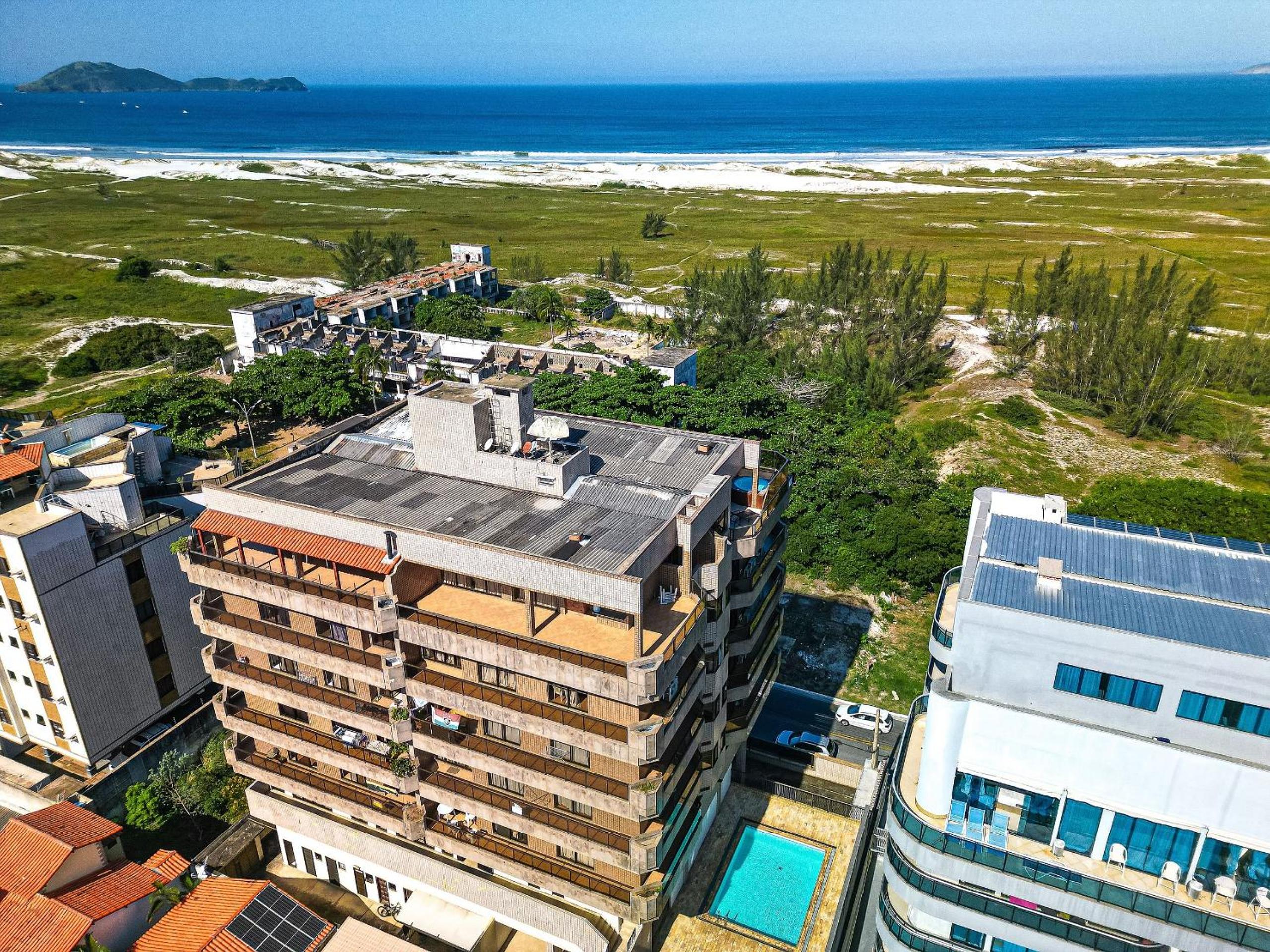 Cf05 Beachfront building, Complete 3 apartment!