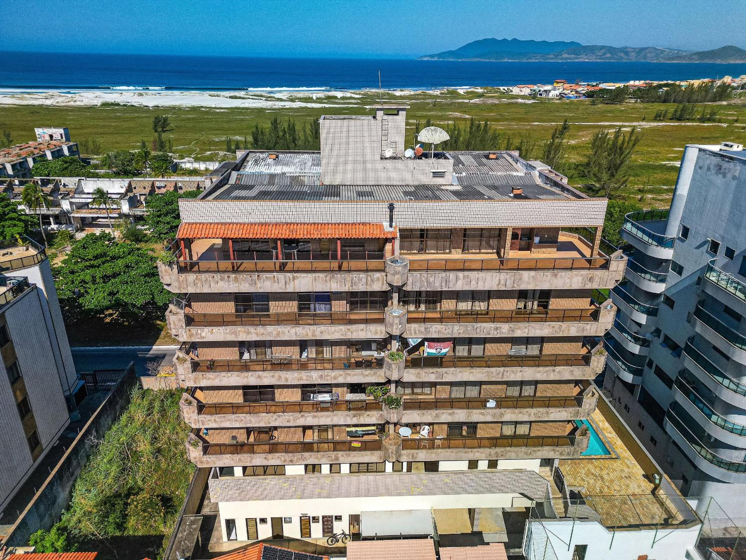 Cf05 Beachfront building, Complete 3 apartment!
