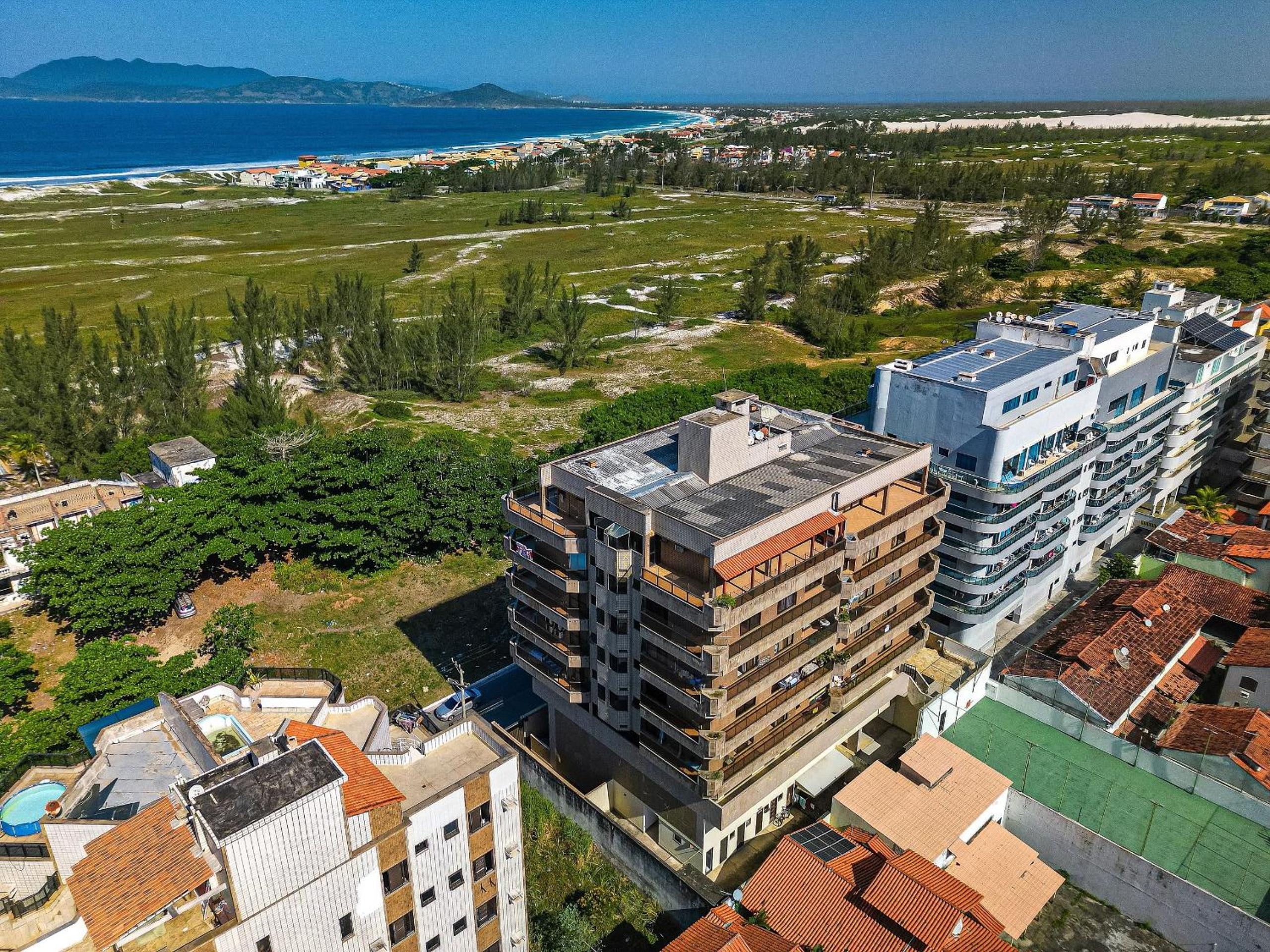 Cf05 Beachfront building, Complete 3 apartment!