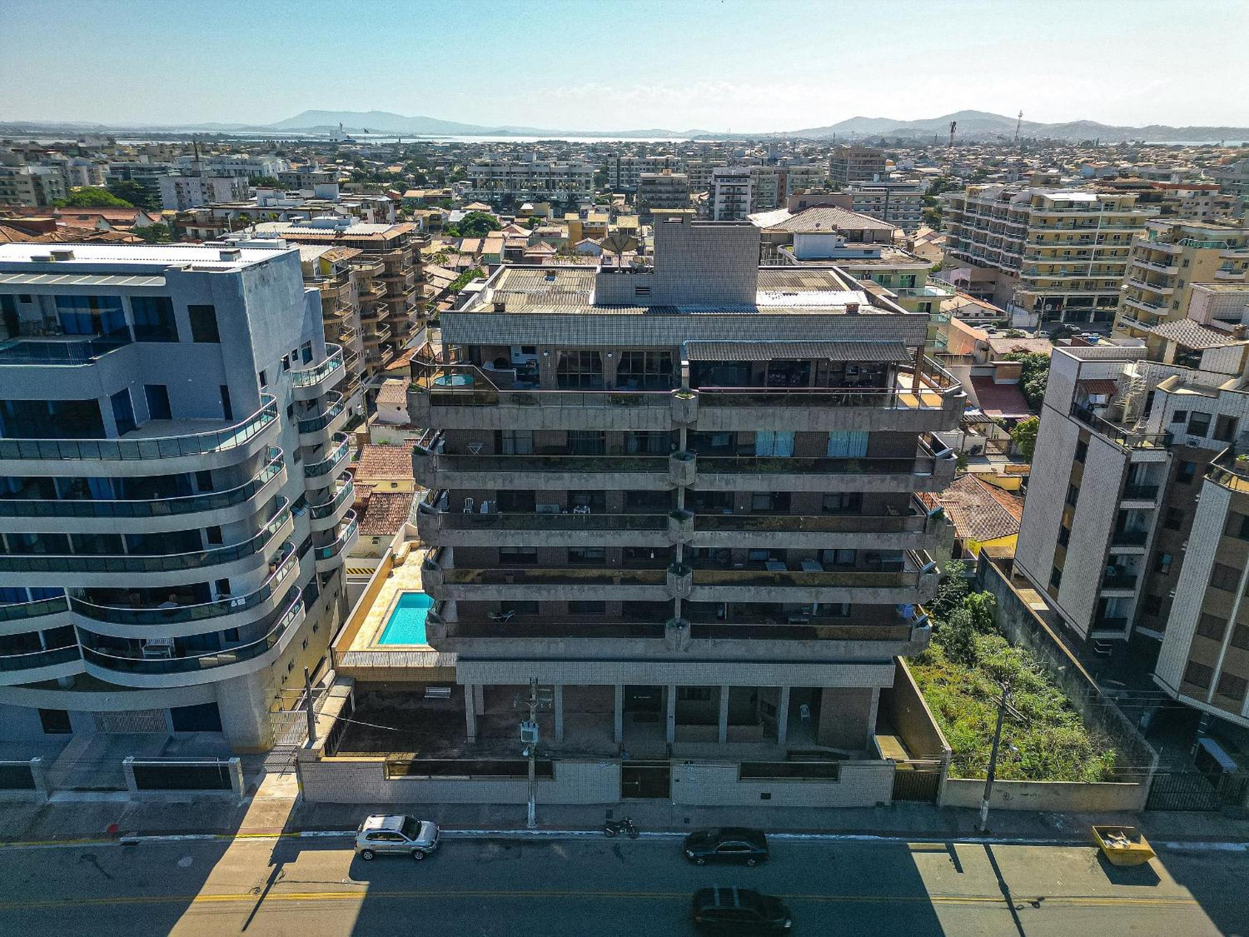 Cf05 Beachfront building, Complete 3 apartment!