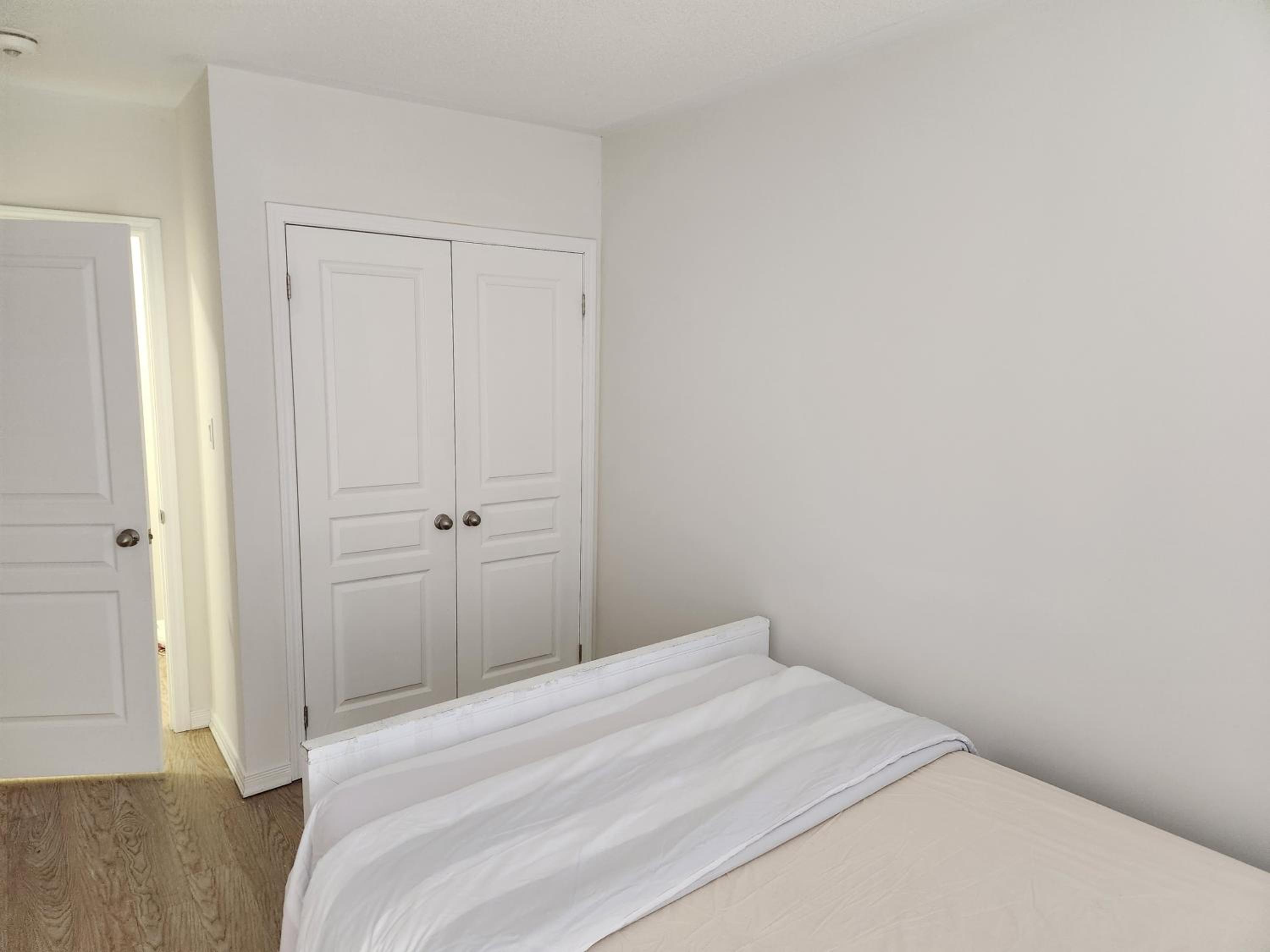 Modern Minimalist 2Bedroom Apartment
