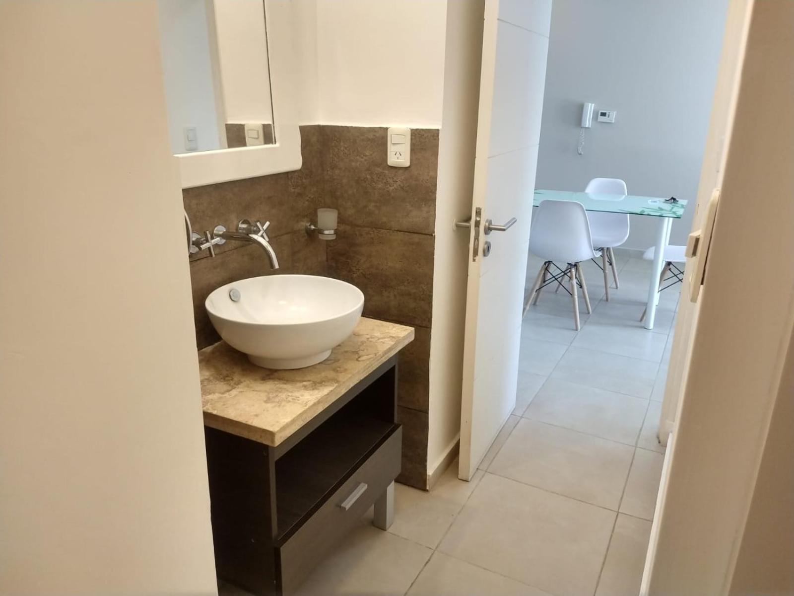 Zona residencial frente al lago!