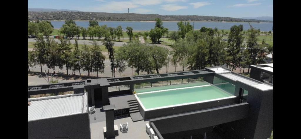 Zona residencial frente al lago!