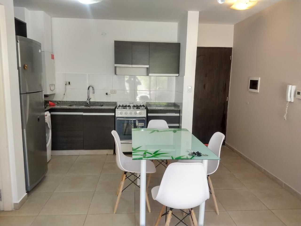 Zona residencial frente al lago!