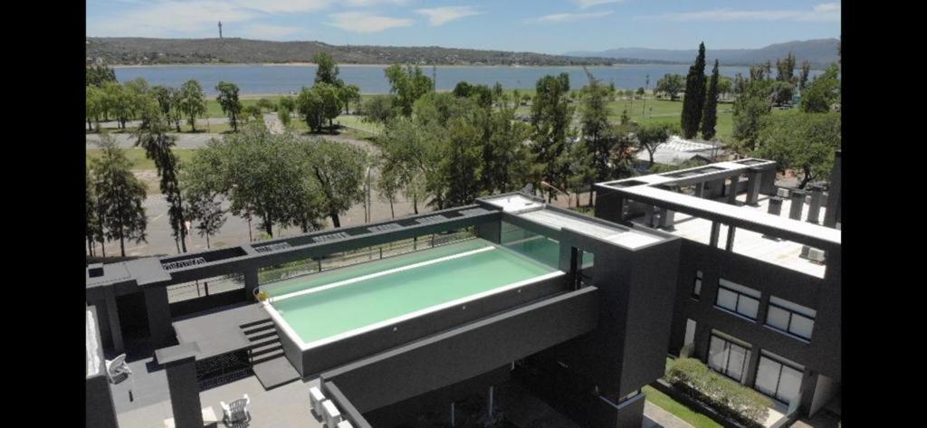 Zona residencial frente al lago!