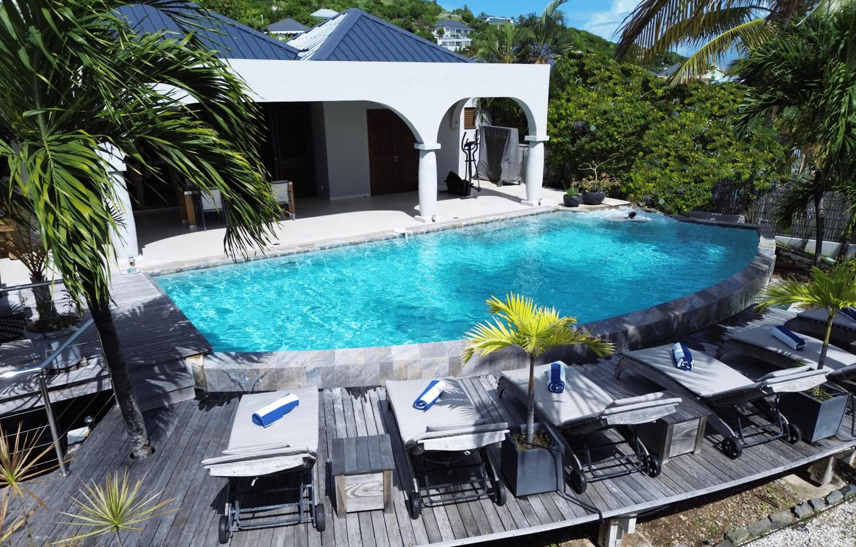 Villa Diamantine - Infinity pool and Jacuzzi view 2