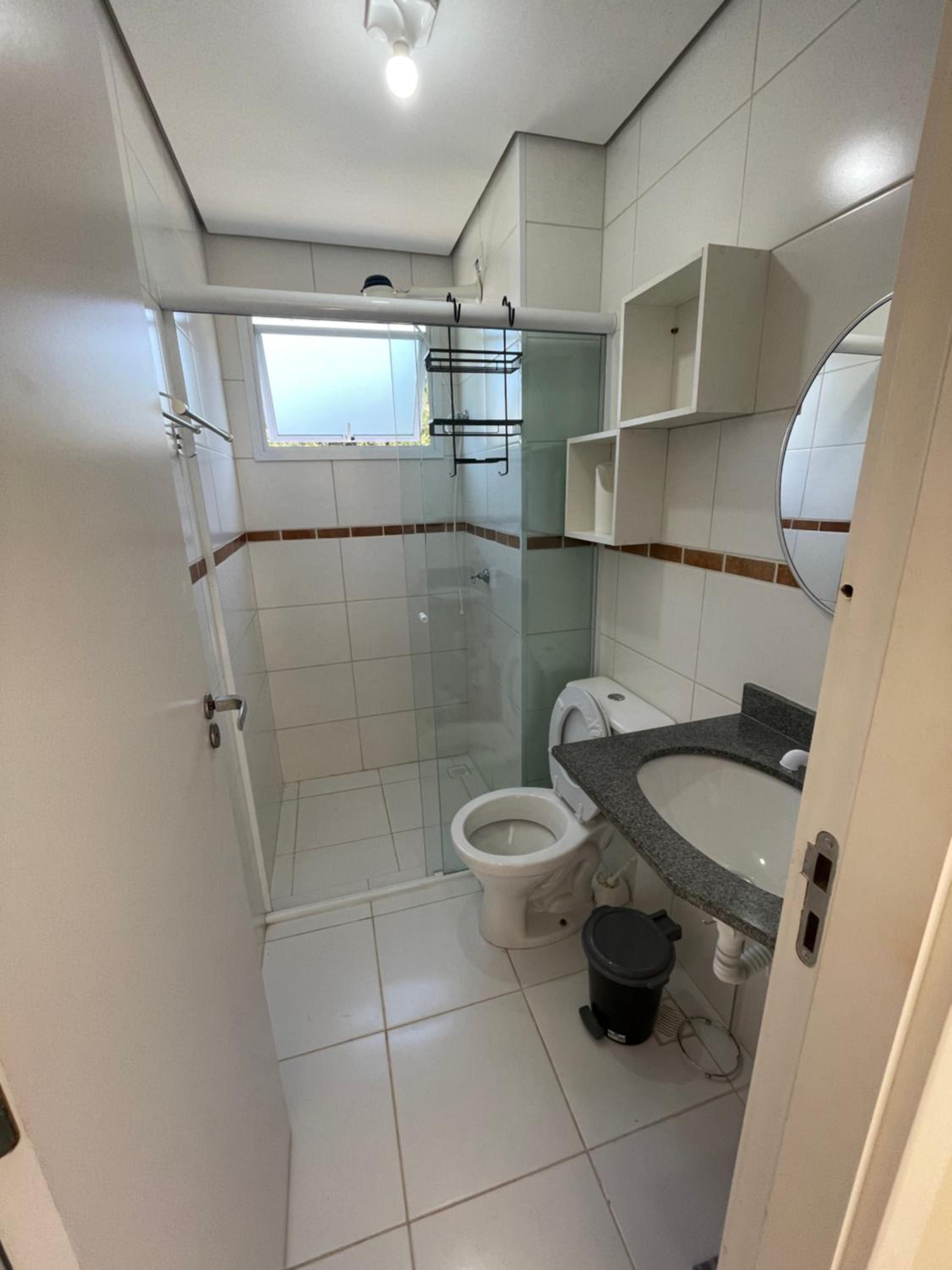 Apartamento prático à 850 metros da praia da Martim de Sá