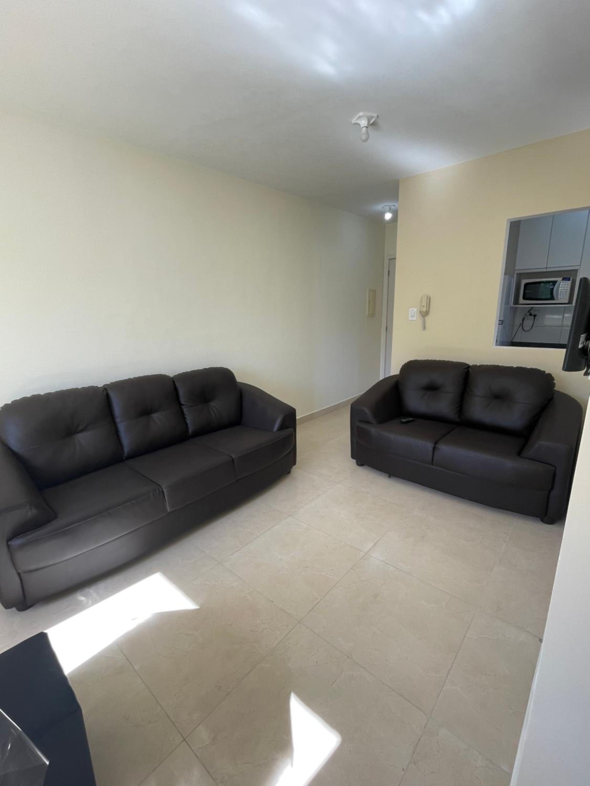 Apartamento prático à 850 metros da praia da Martim de Sá