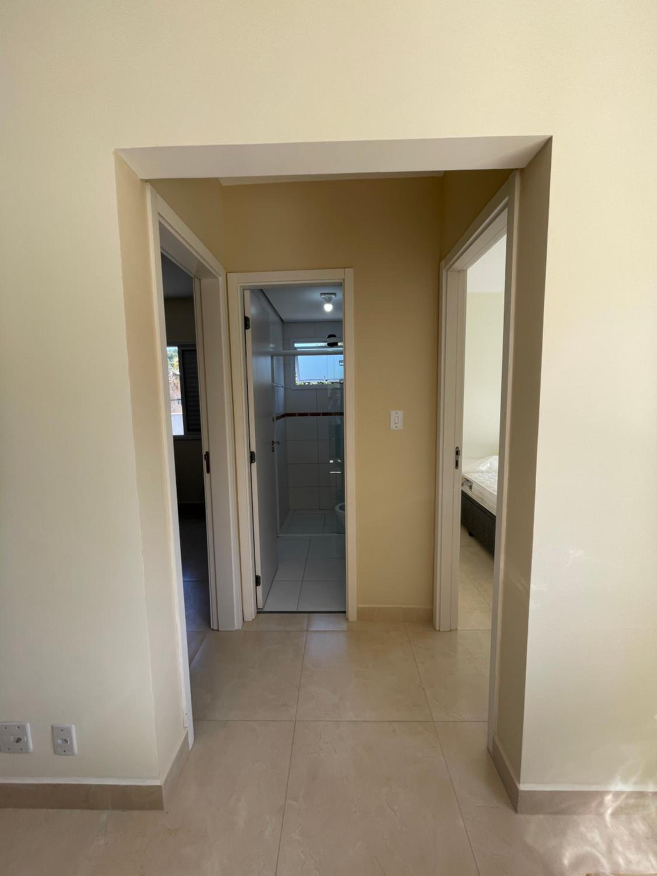 Apartamento prático à 850 metros da praia da Martim de Sá
