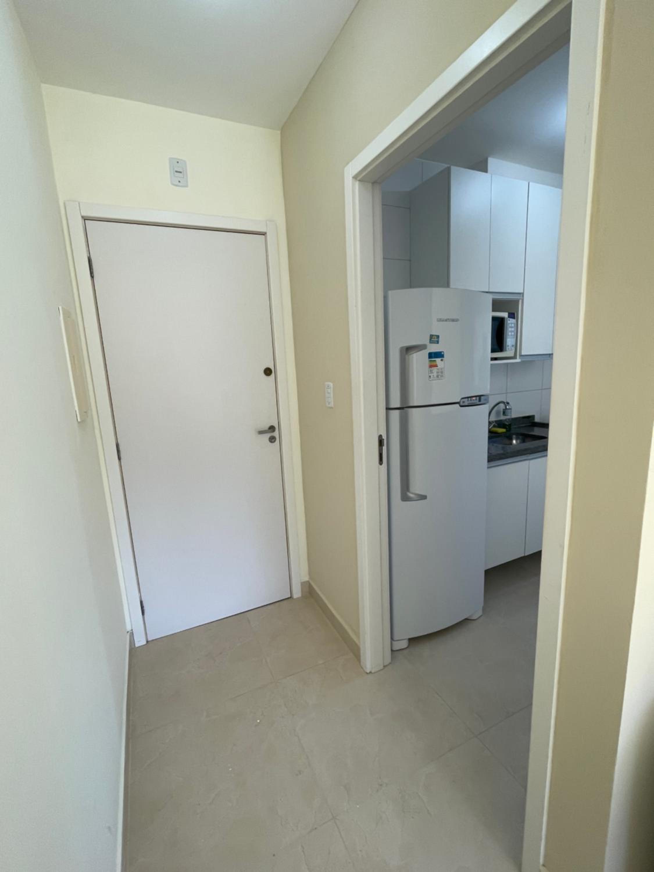 Apartamento prático à 850 metros da praia da Martim de Sá