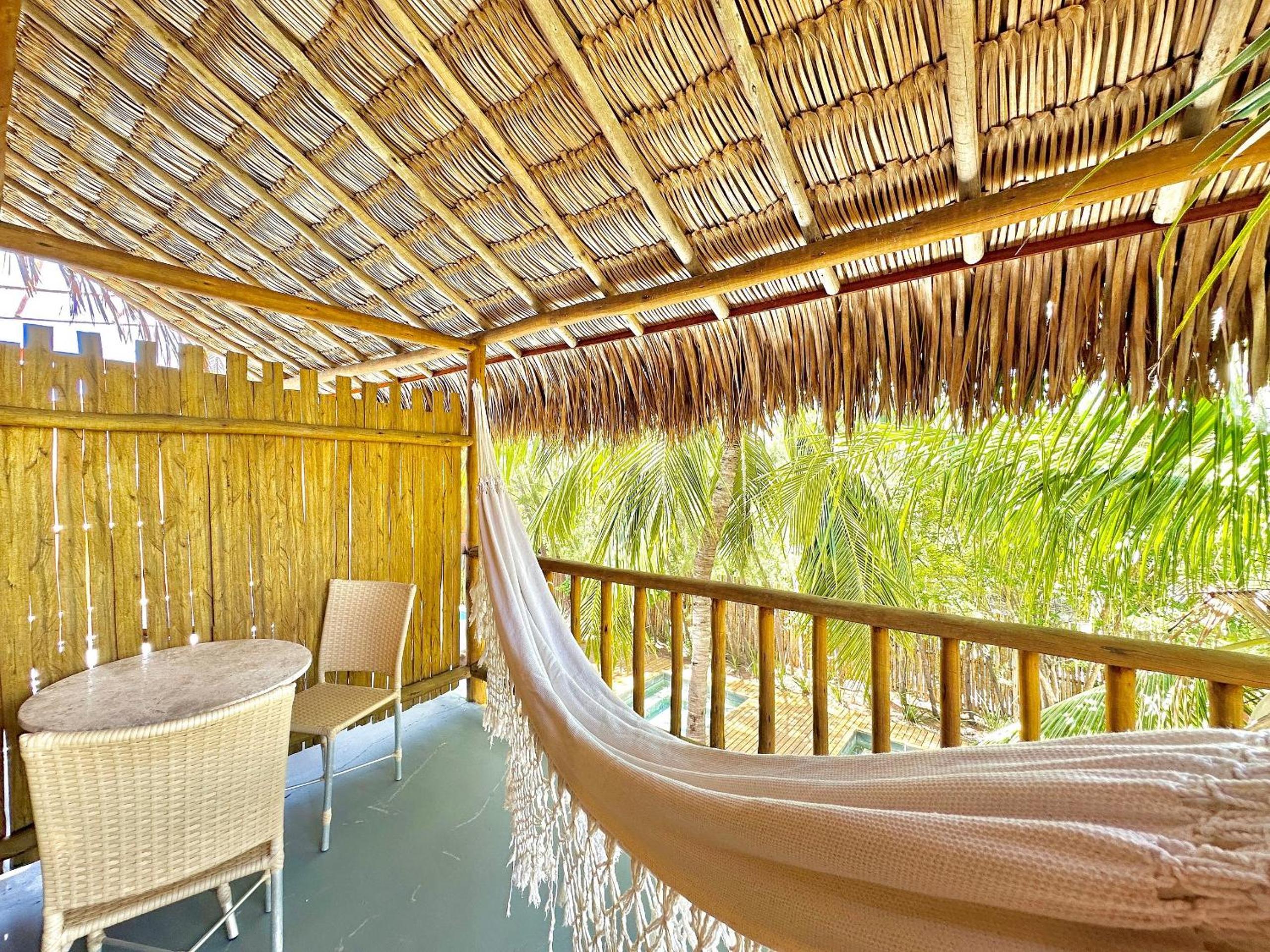 Casa do Pier, bangalôs em Fortim c/ Café da Manhã