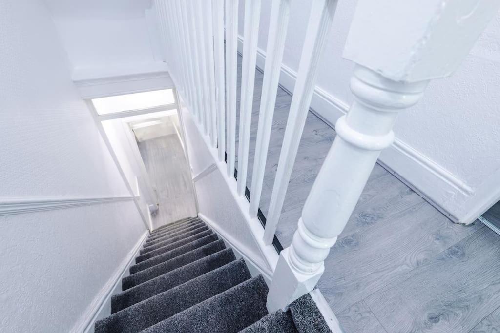 Manchester Property with Parking - Close to City Centre by HASS HAUS view 2