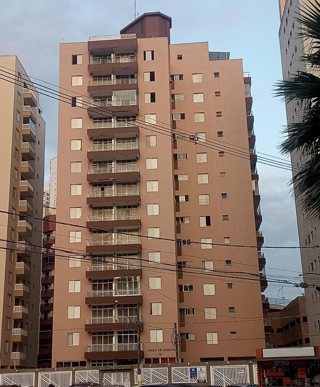 Apto Guilhermina pé na areia