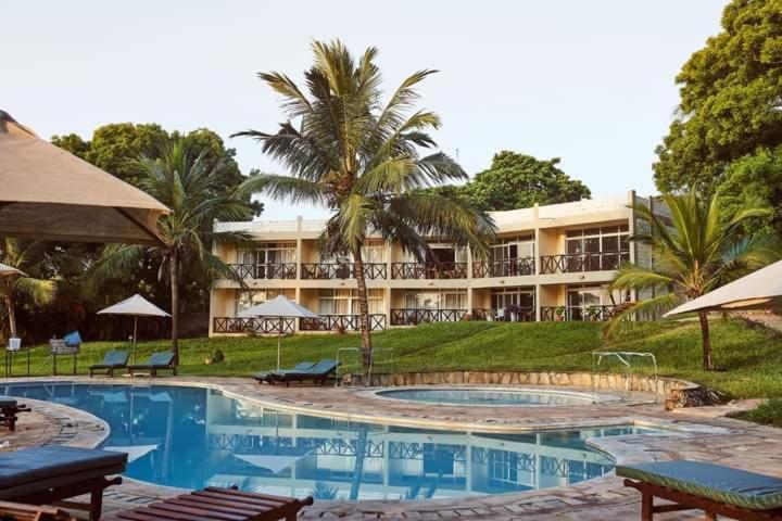 Ukunda Vacations - Beachfront Coral villa - 3 bedroom unit - Property Image 1
