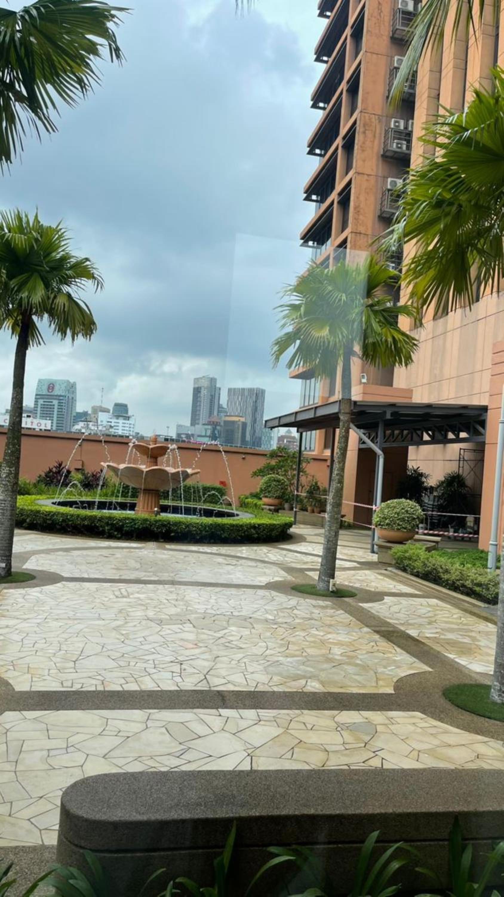 100 Service suites At Times Square KL