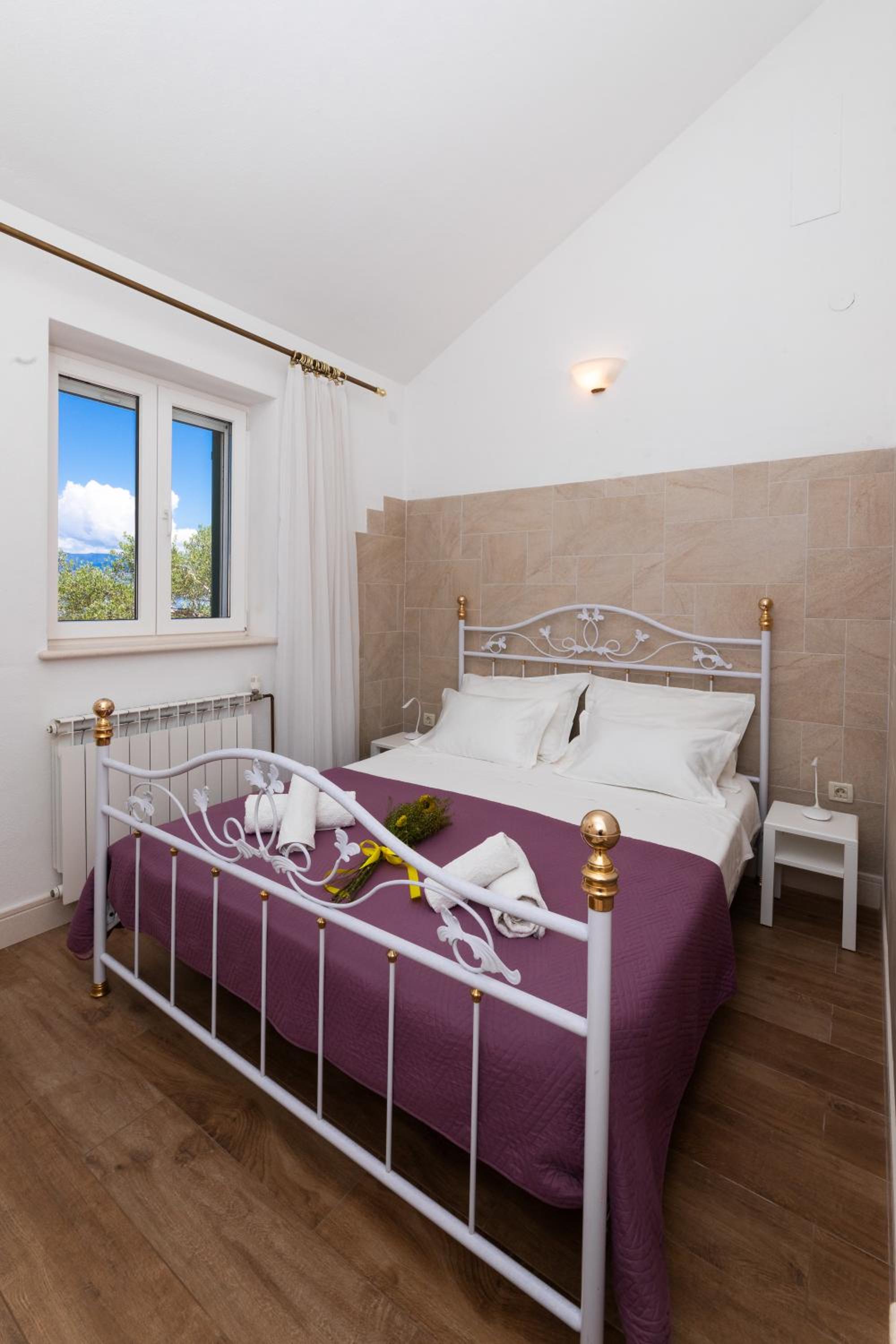 VILLA AGAPE - Three bedroom villa on 15k m2 olive grove - Incredible 360 view - Free parking - Private pool and jacuzzi view 3