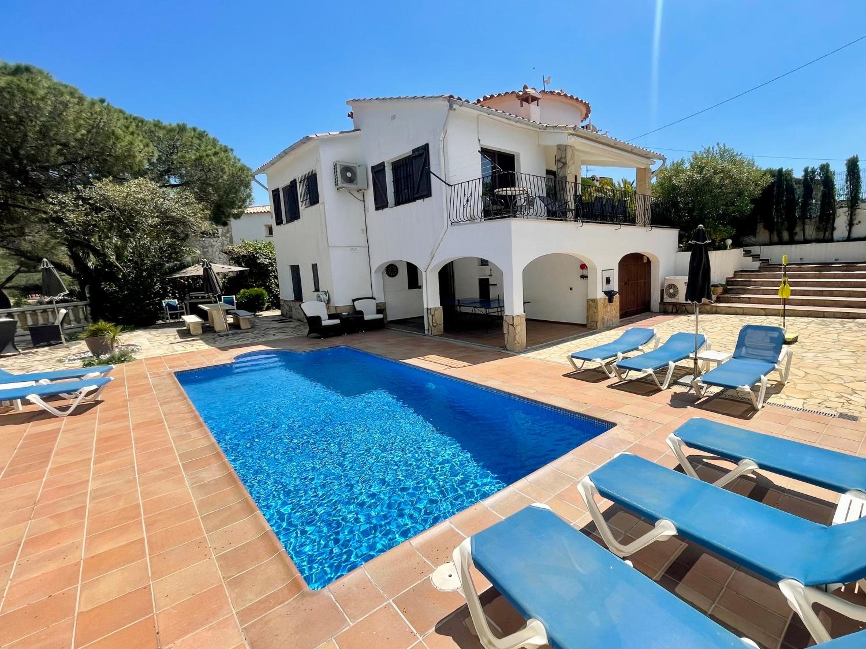 Villa Tramuntana by Costabravaway