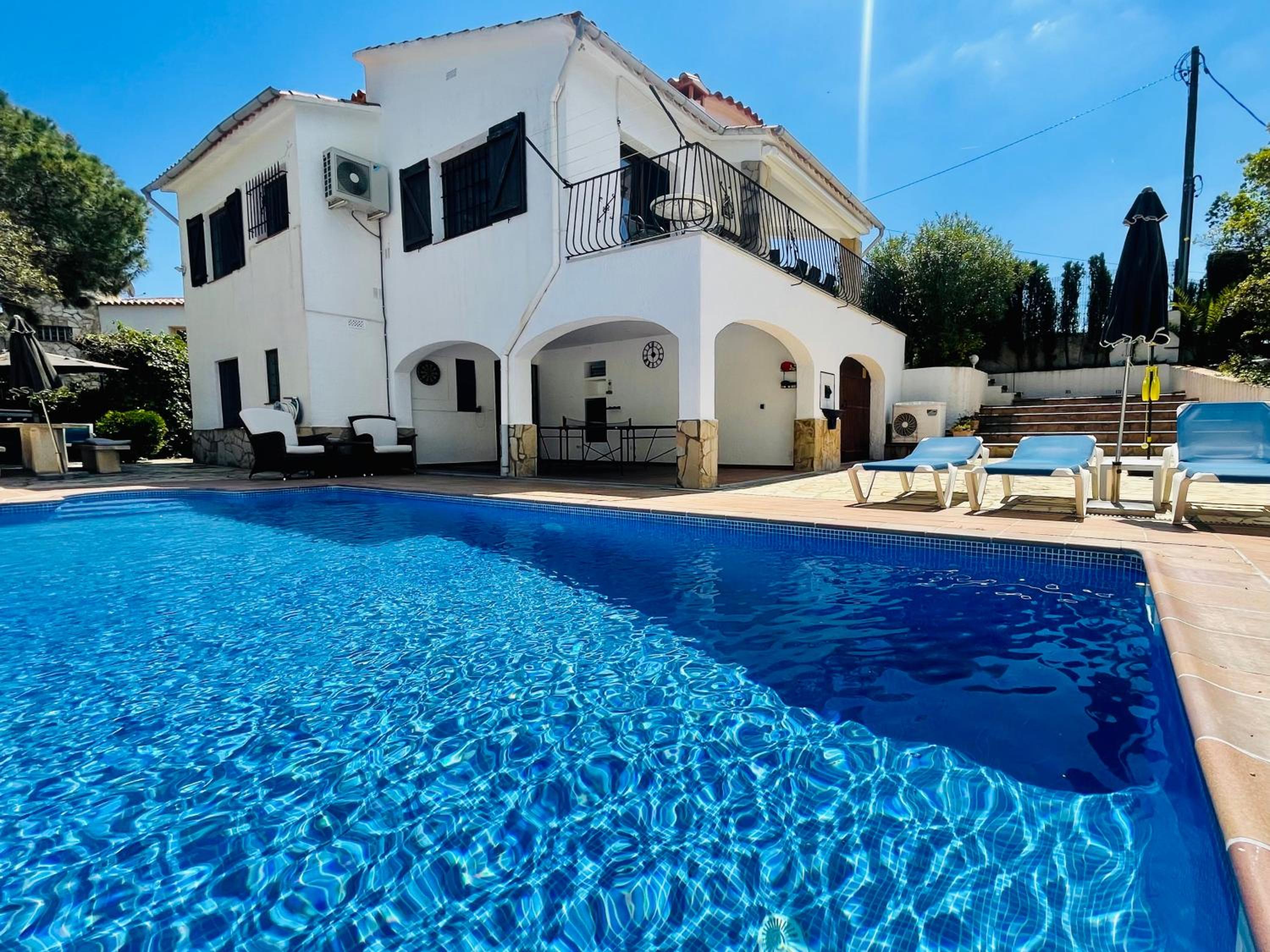 Villa Tramuntana by Costabravaway