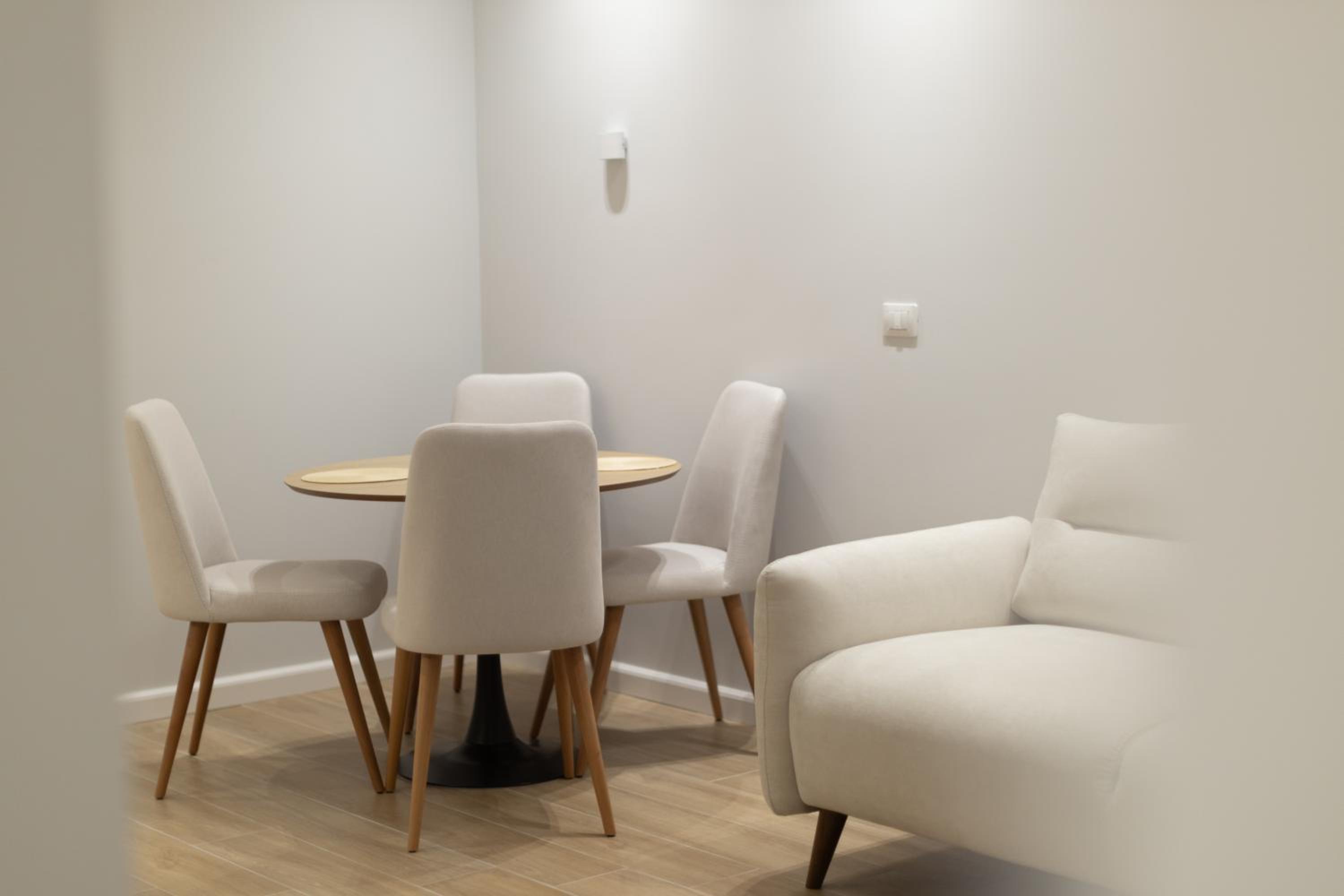 Four Seasons Apartment