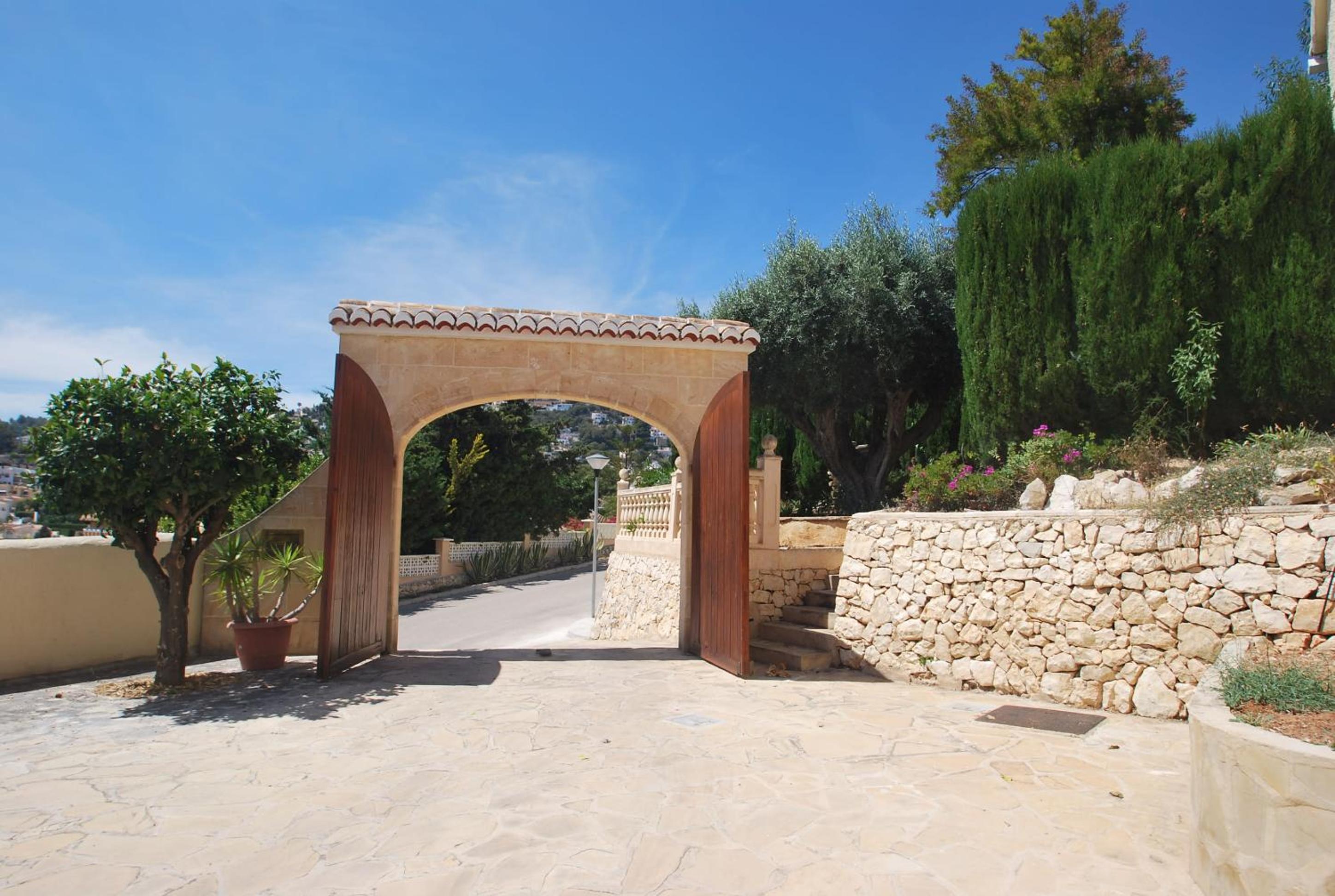 Photo 6