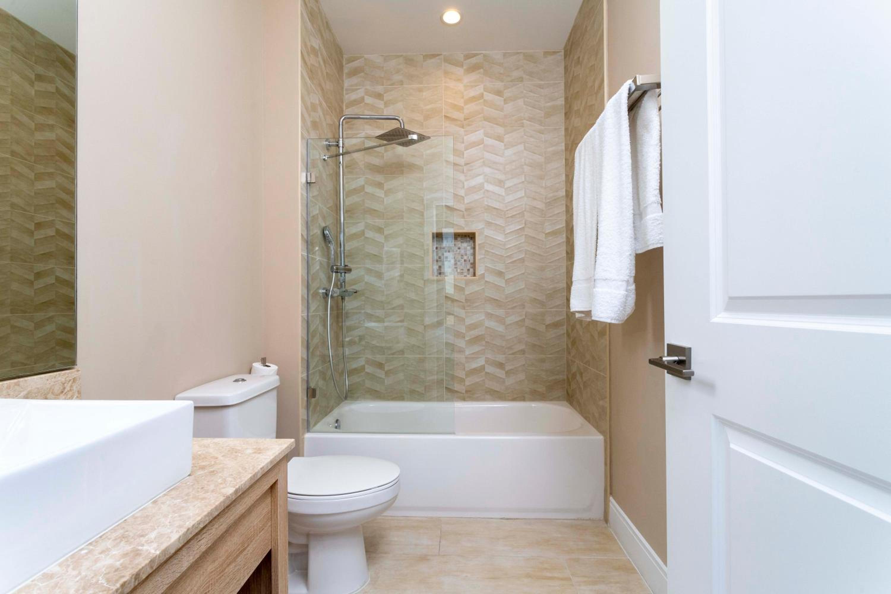Modern and Luxury 4 suites Villa near Disney 7521