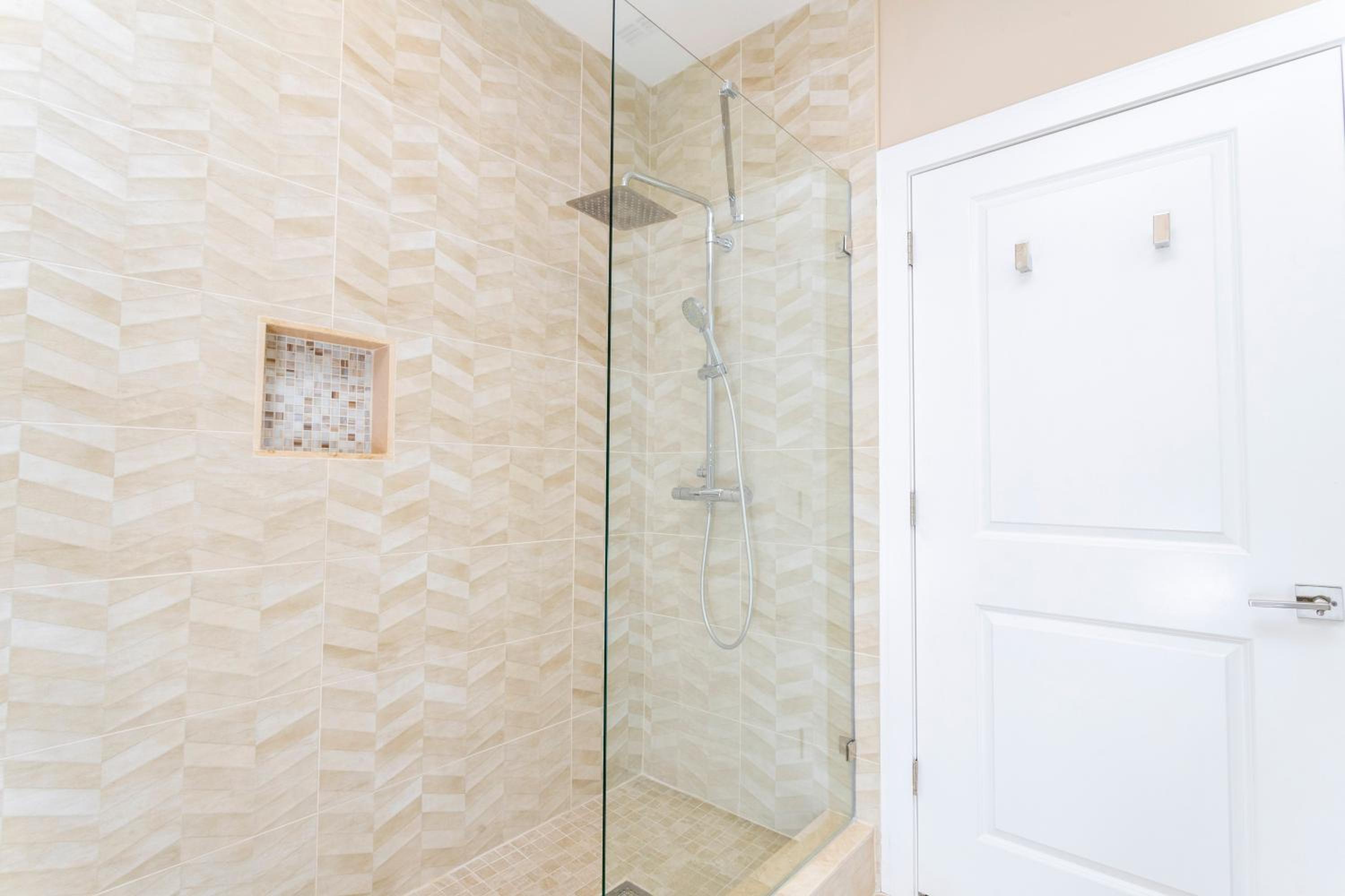 Modern and Luxury 4 suites Villa near Disney 7521