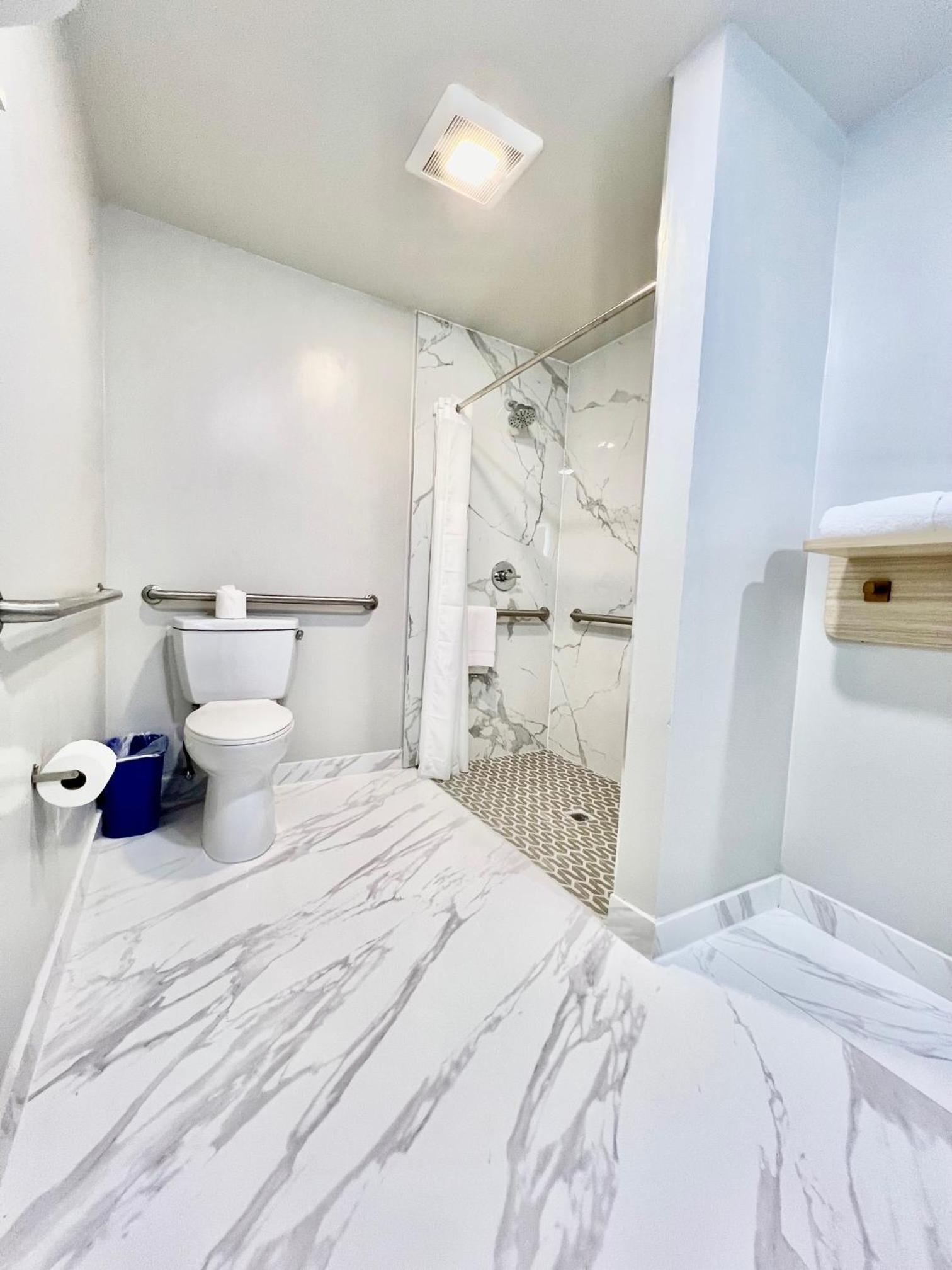 Nob Hill Motor Inn -Newly Updated Rooms! photo 12 of 25