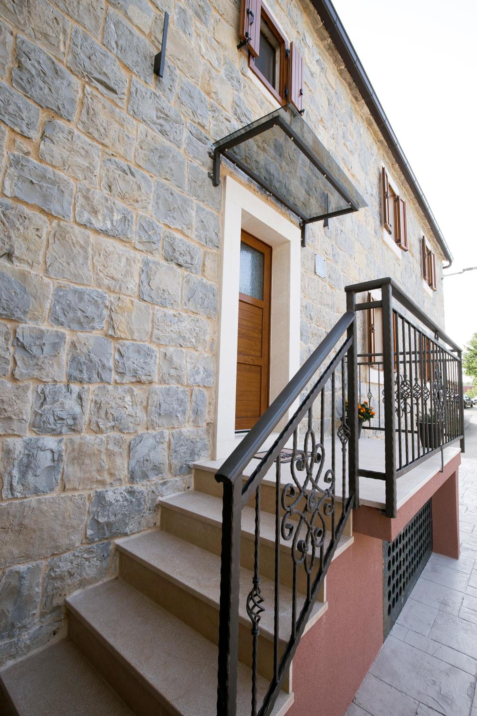 Stone house Oršulica