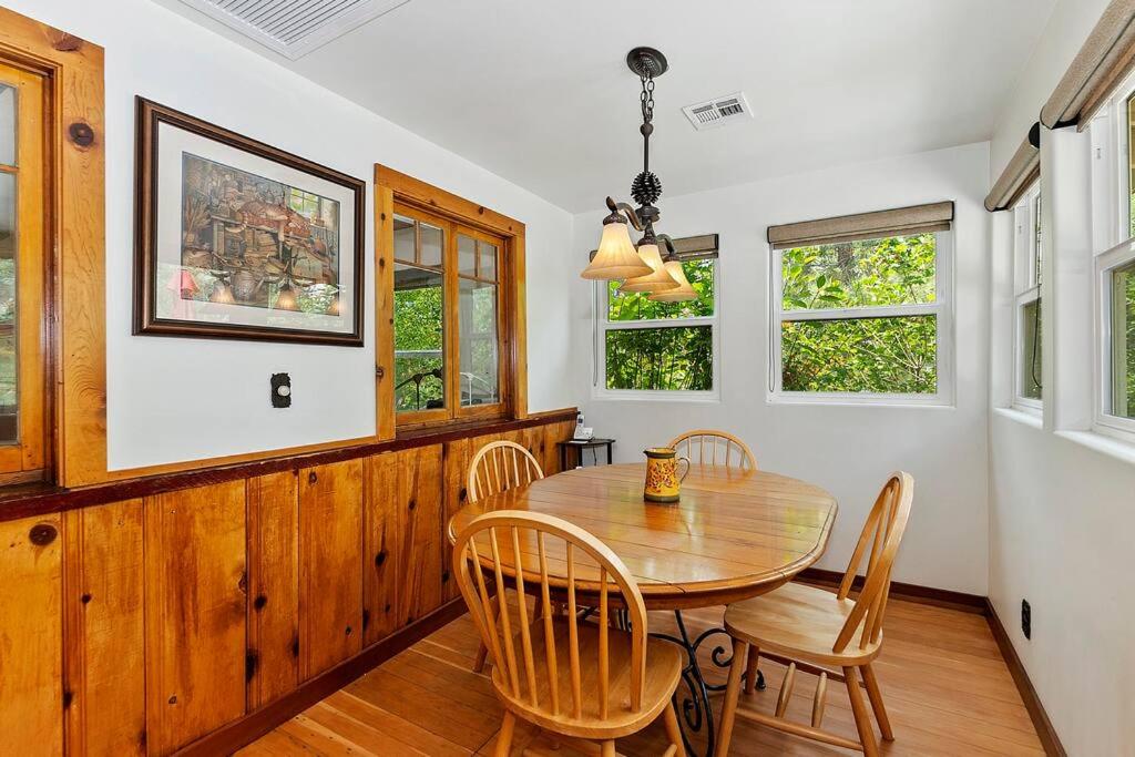 The Bearpaw Bungalow Near the Lake w/fenced yard view 2