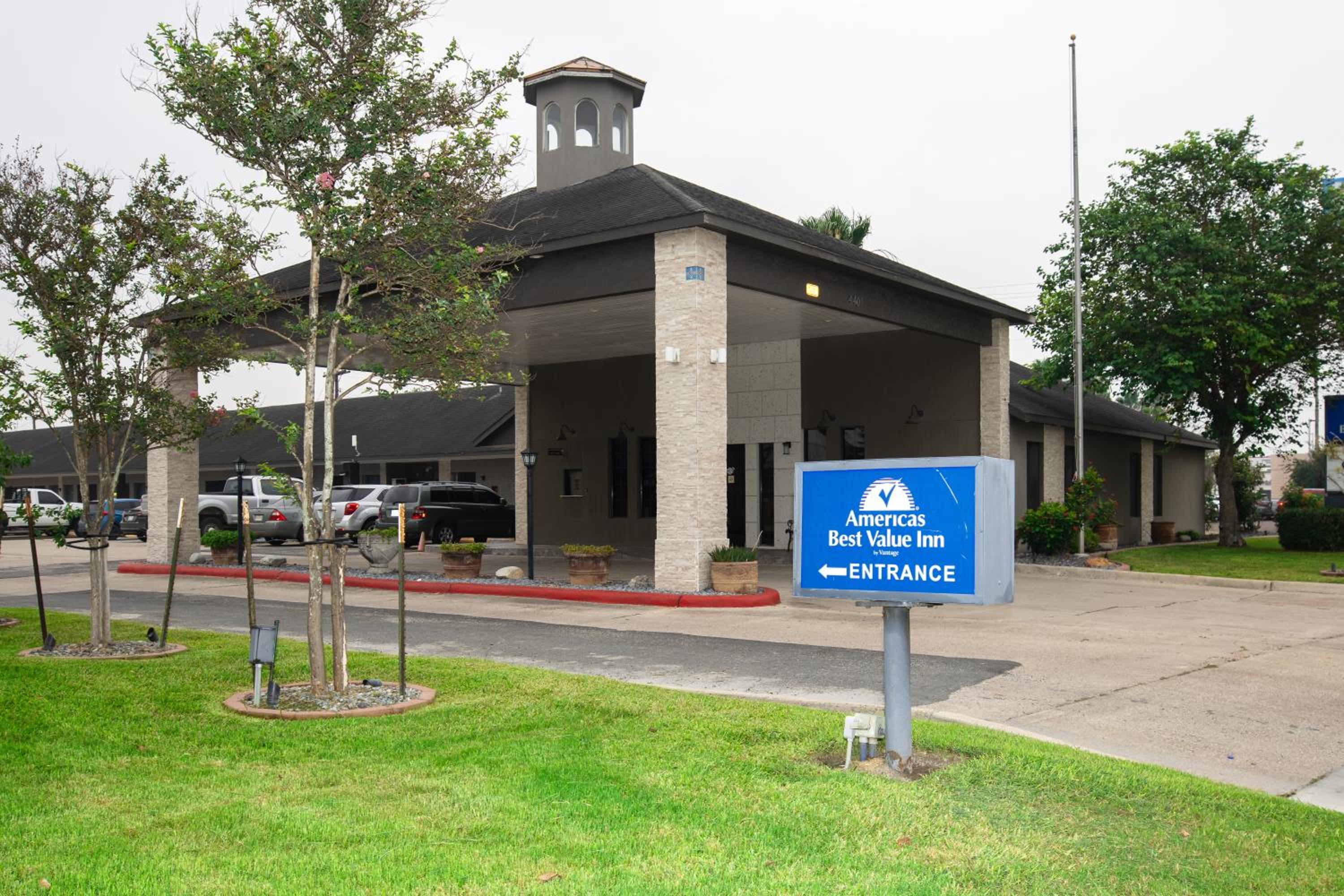 McAllen Vacations - Americas Best Value Inn Harlingen - Property Image 1
