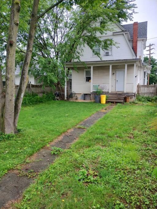 Victorian Home Sleeps 10 Fenced 4BR Full Kitchen Steps2 YCP view 4