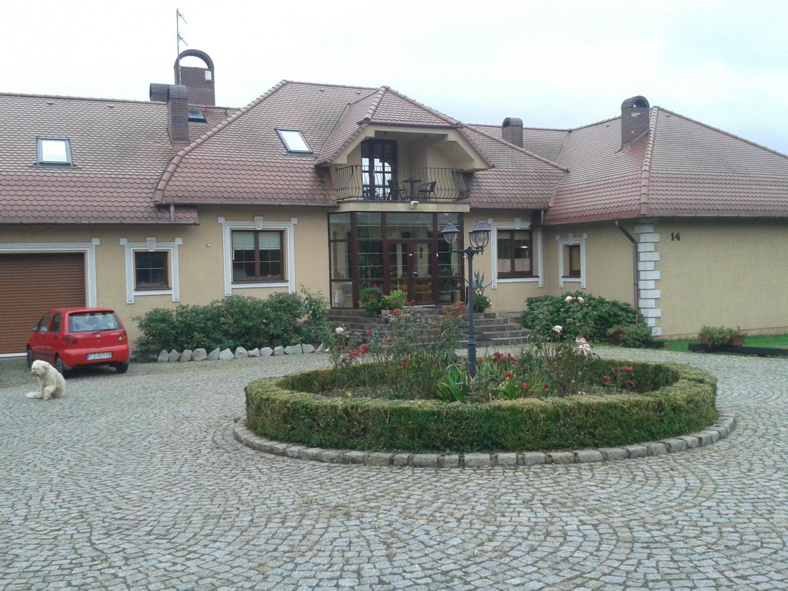 Photo 8
