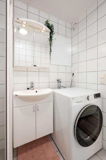 Charming apt in city centre view 4