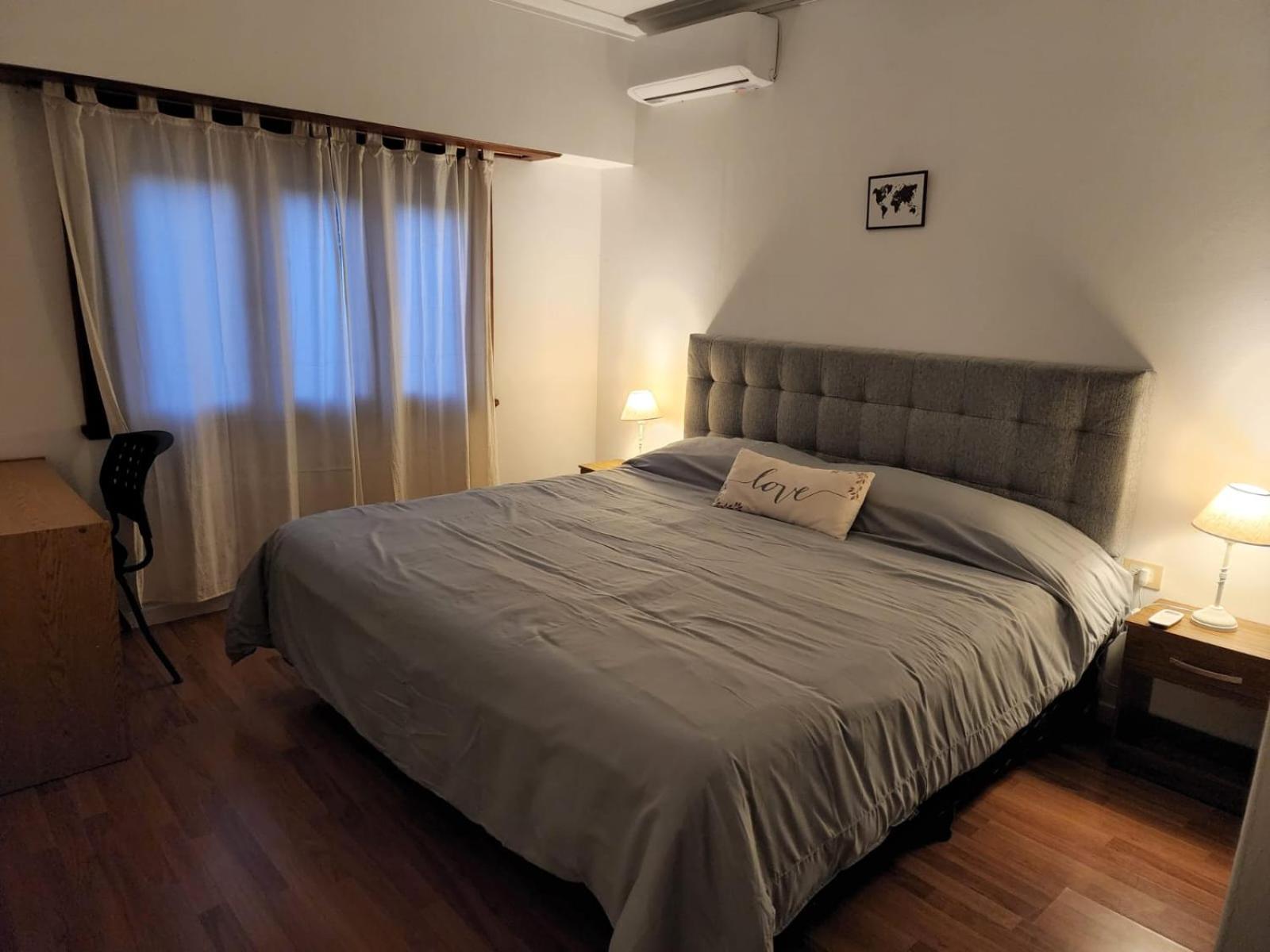 Casa familiar con patio y parrilla