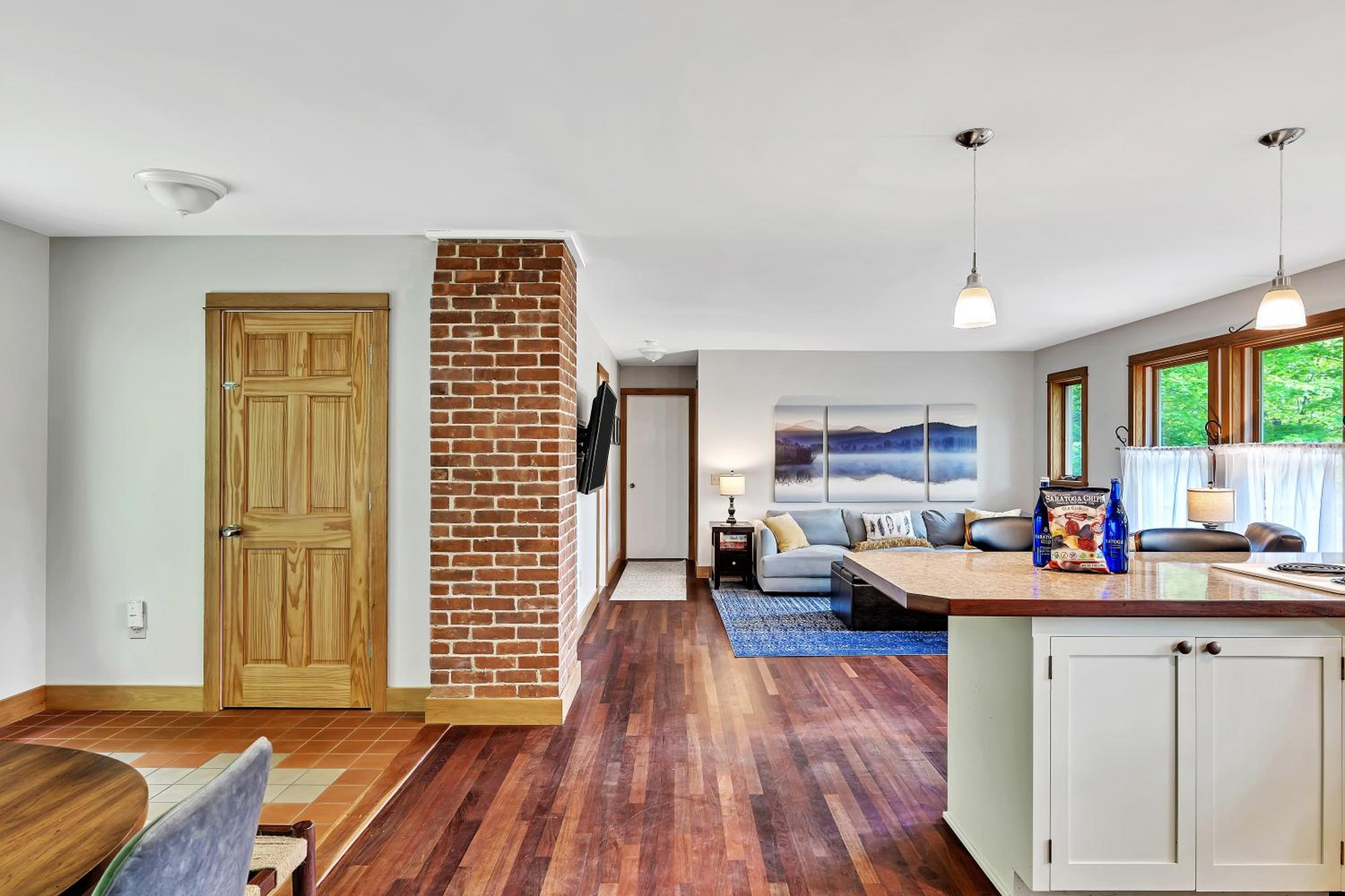 Saratoga Guest House