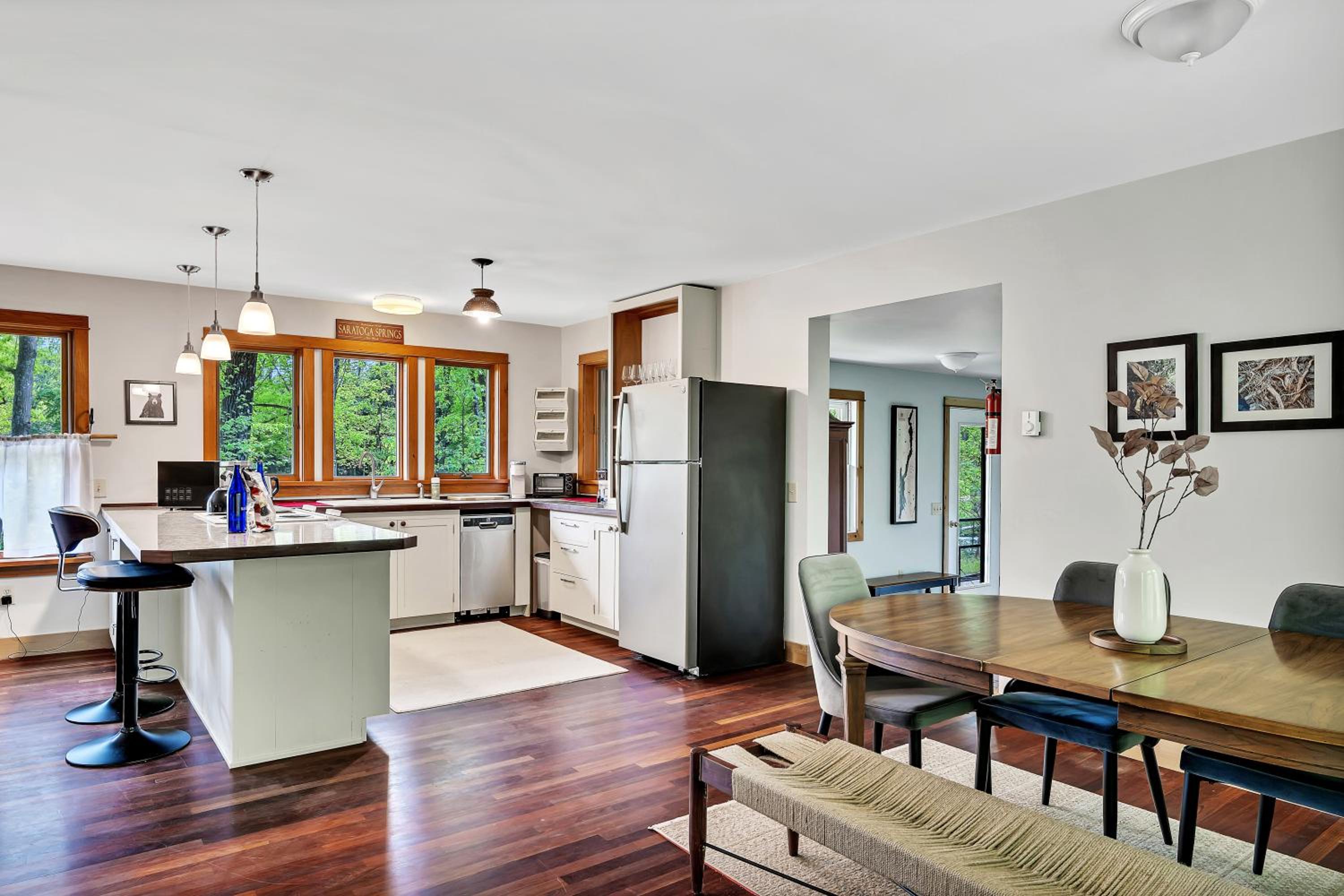 Saratoga Guest House