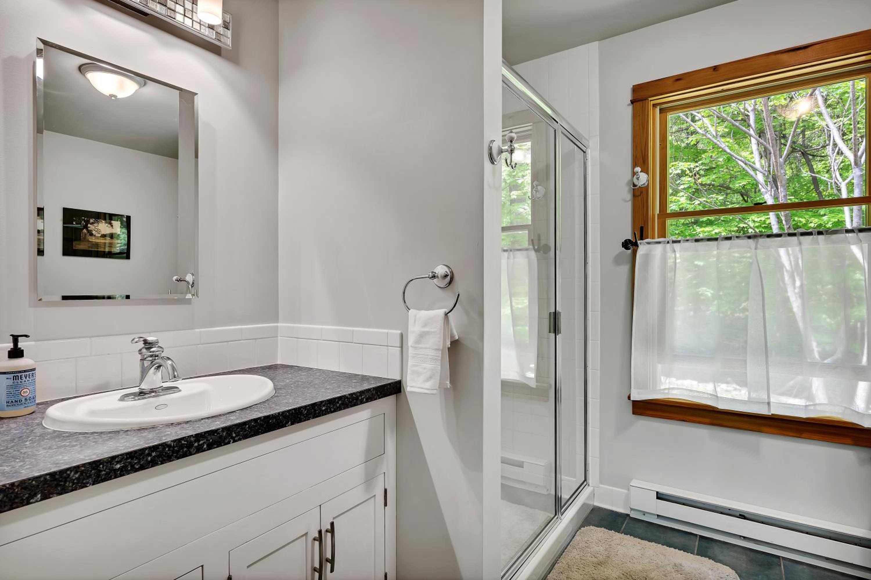 Saratoga Guest House
