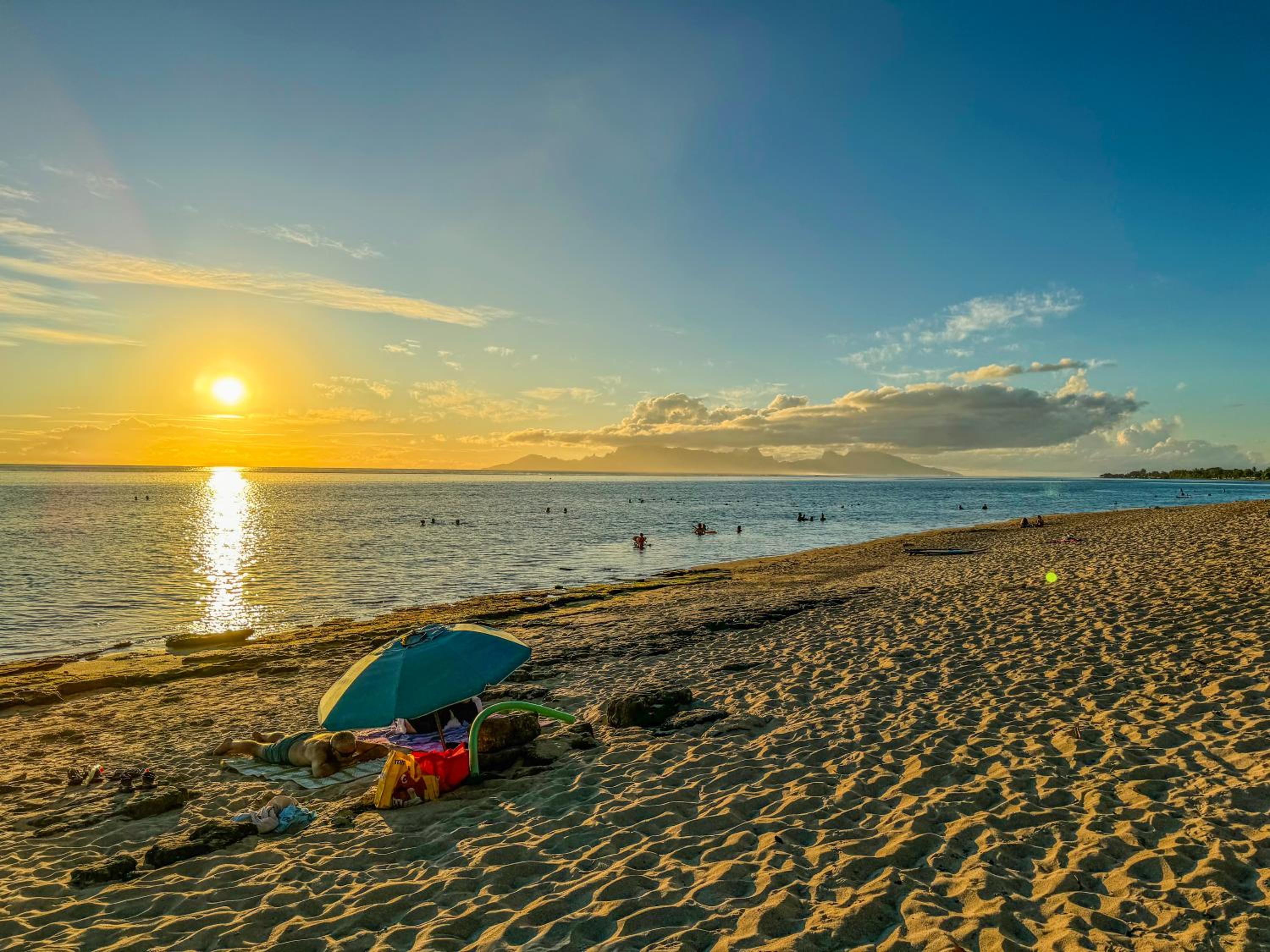 Havre de Paix avec Piscine et Plage Idyllique