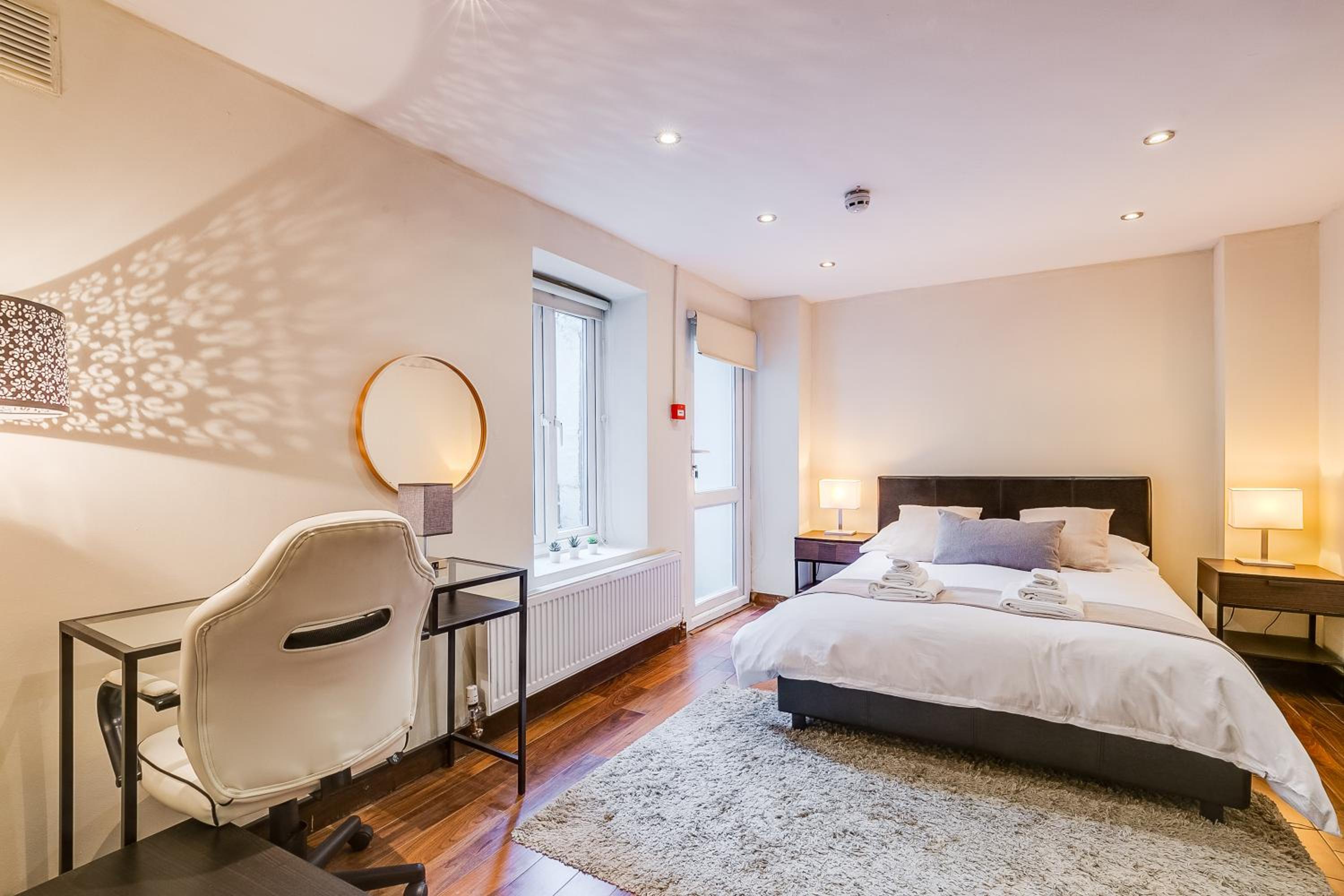 Entire Family Home - 2BD2BTH Central Earl's Court