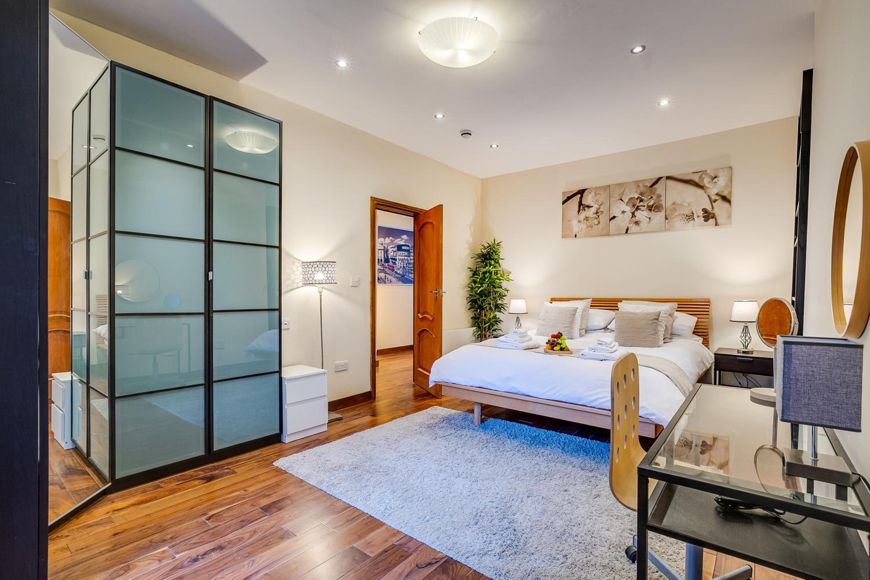 Entire Family Home - 2BD2BTH Central Earl's Court