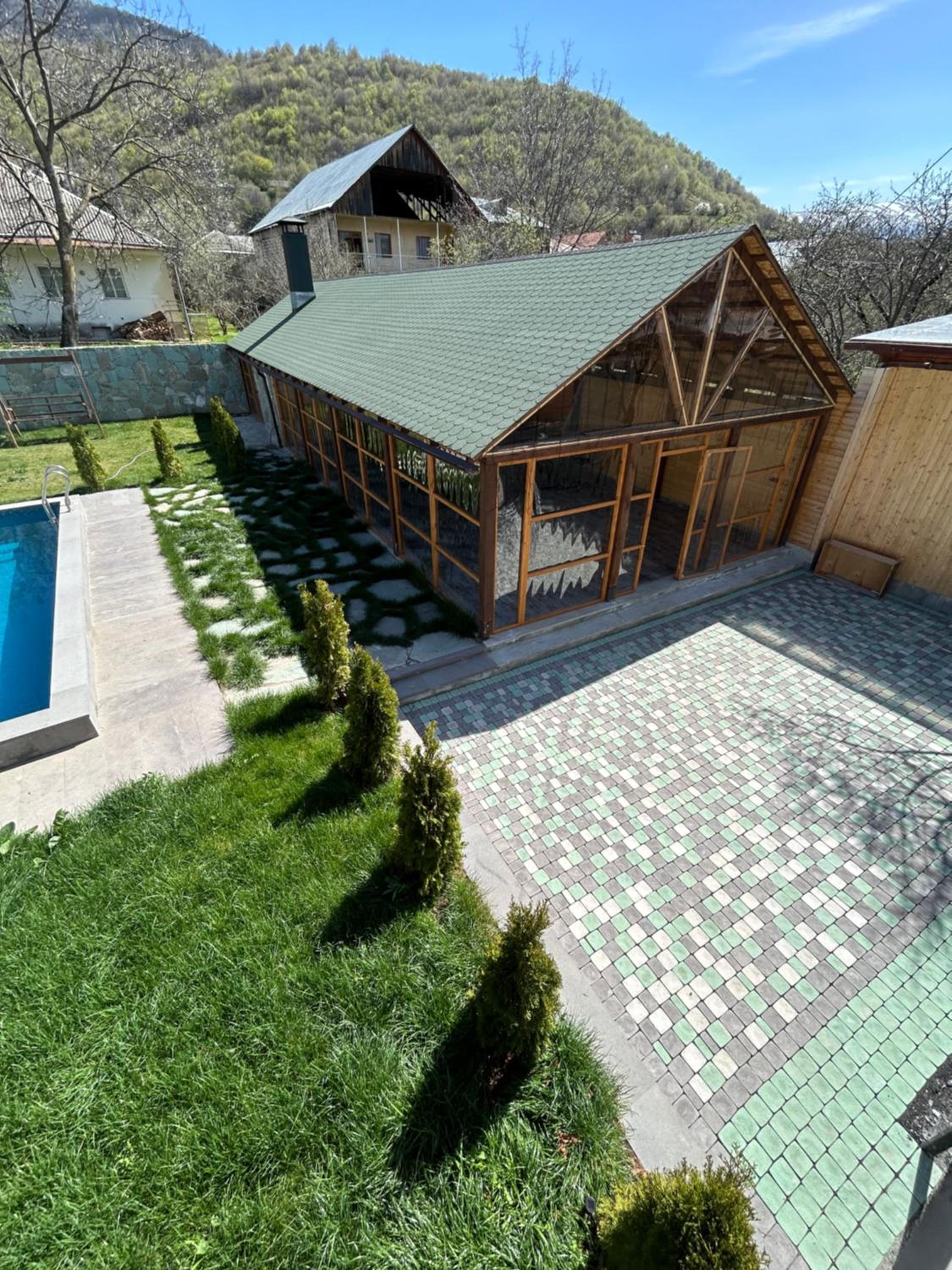 By Alikhanyans Guest House