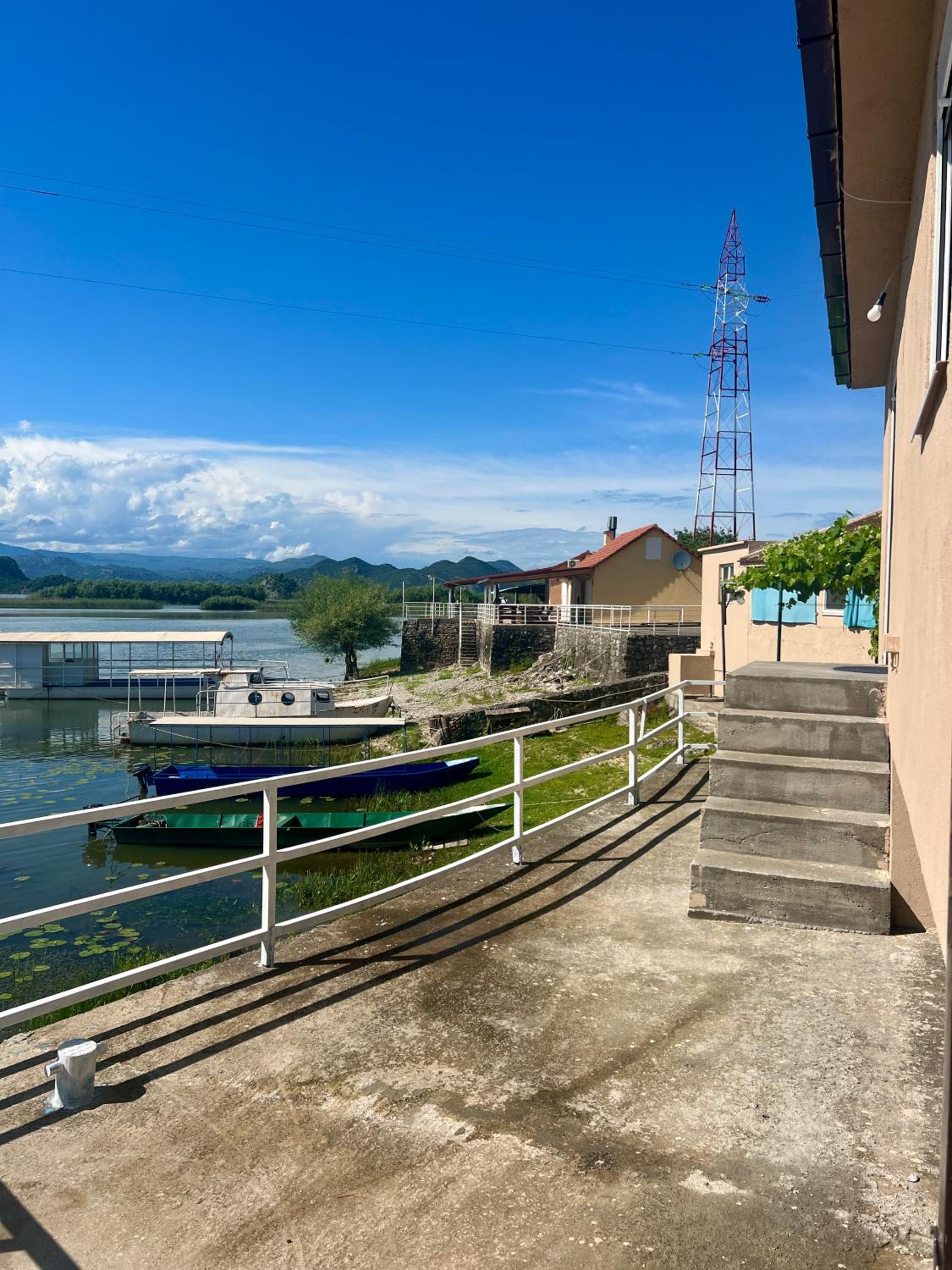 Lakeside Harmony Apartment view 4