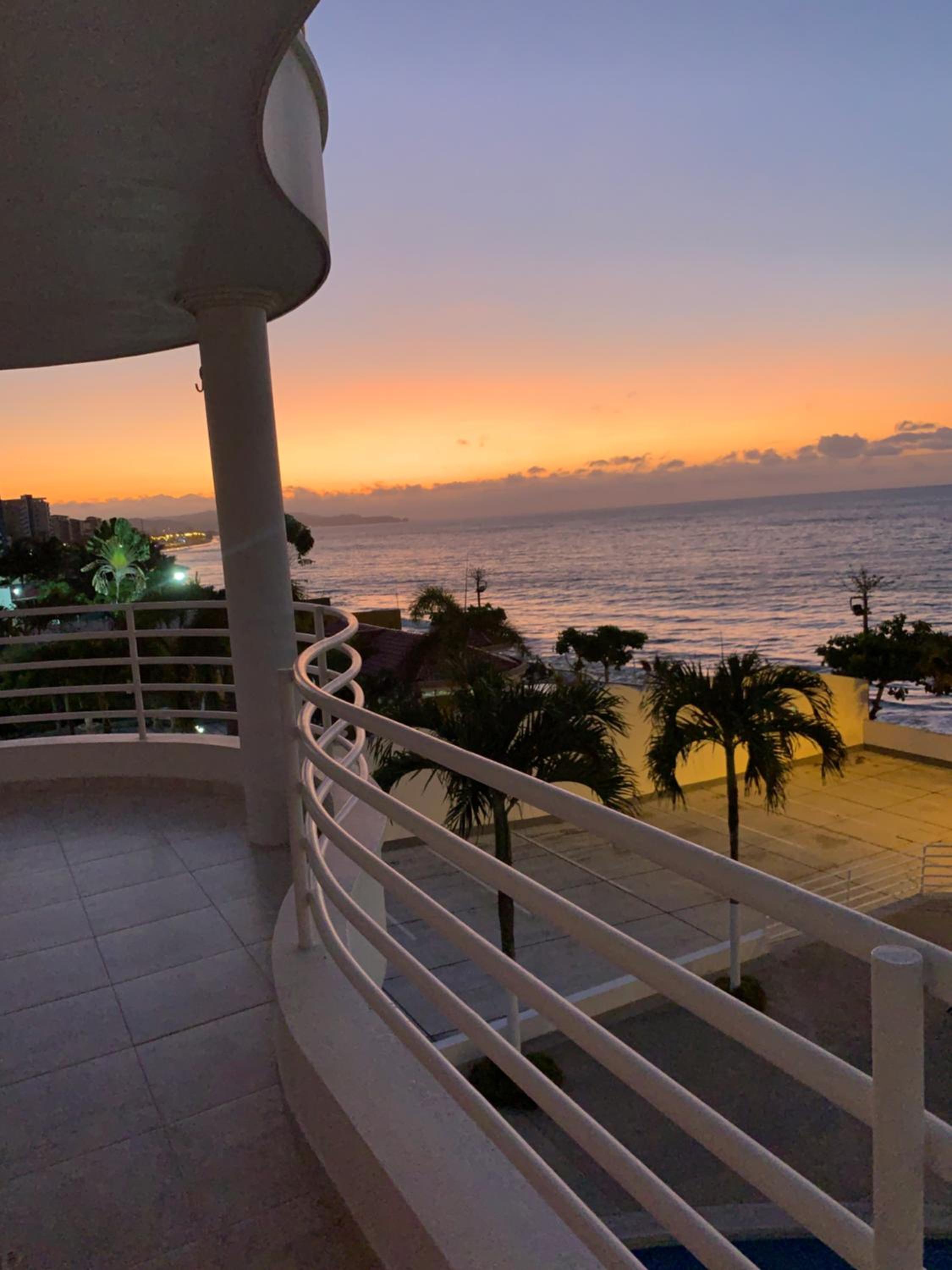 Beach front Condo Tonsupa near Atacames Ecuador