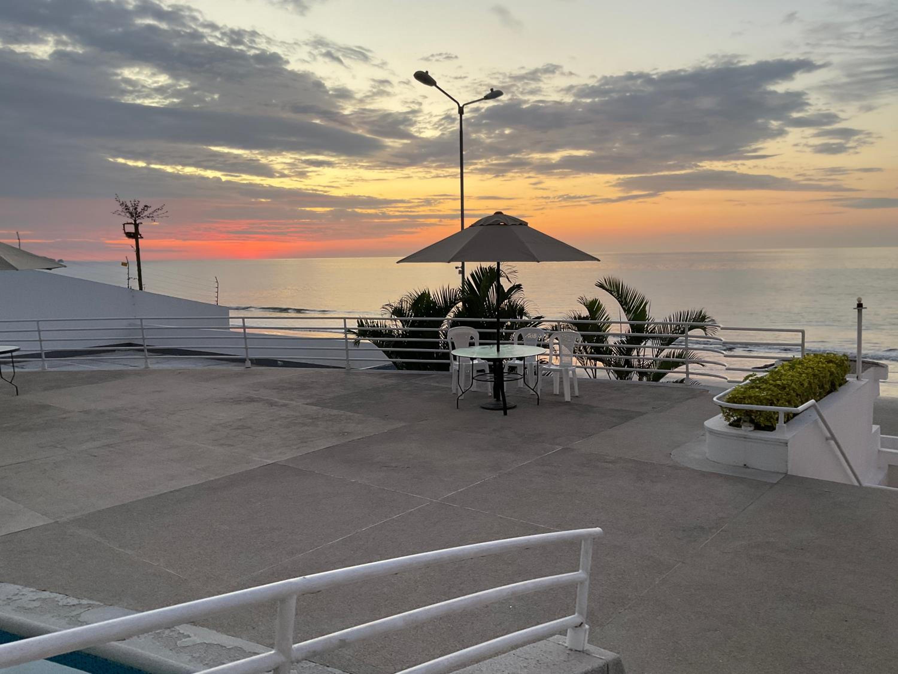 Beach front Condo Tonsupa near Atacames Ecuador