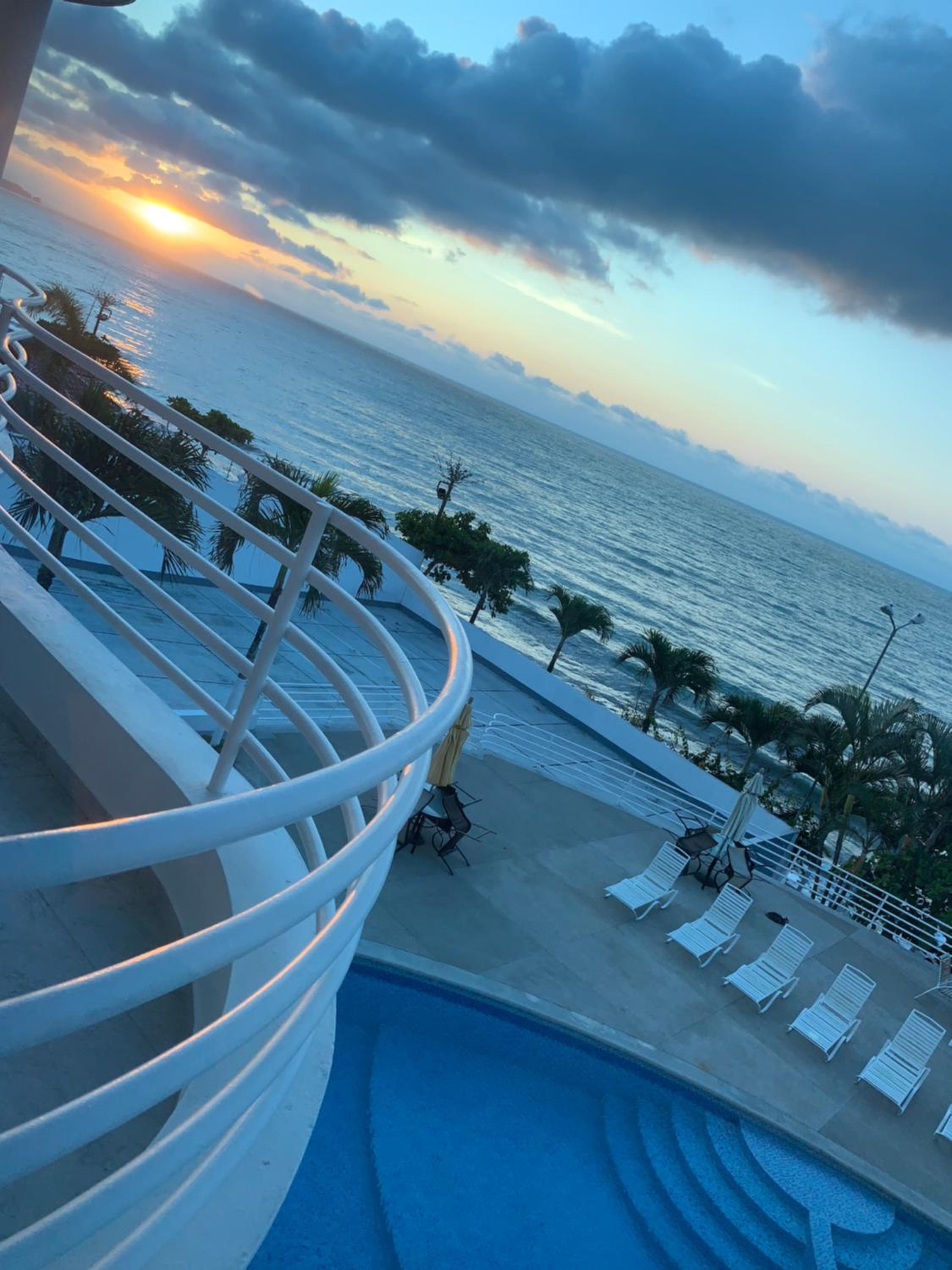 Beach front Condo Tonsupa near Atacames Ecuador