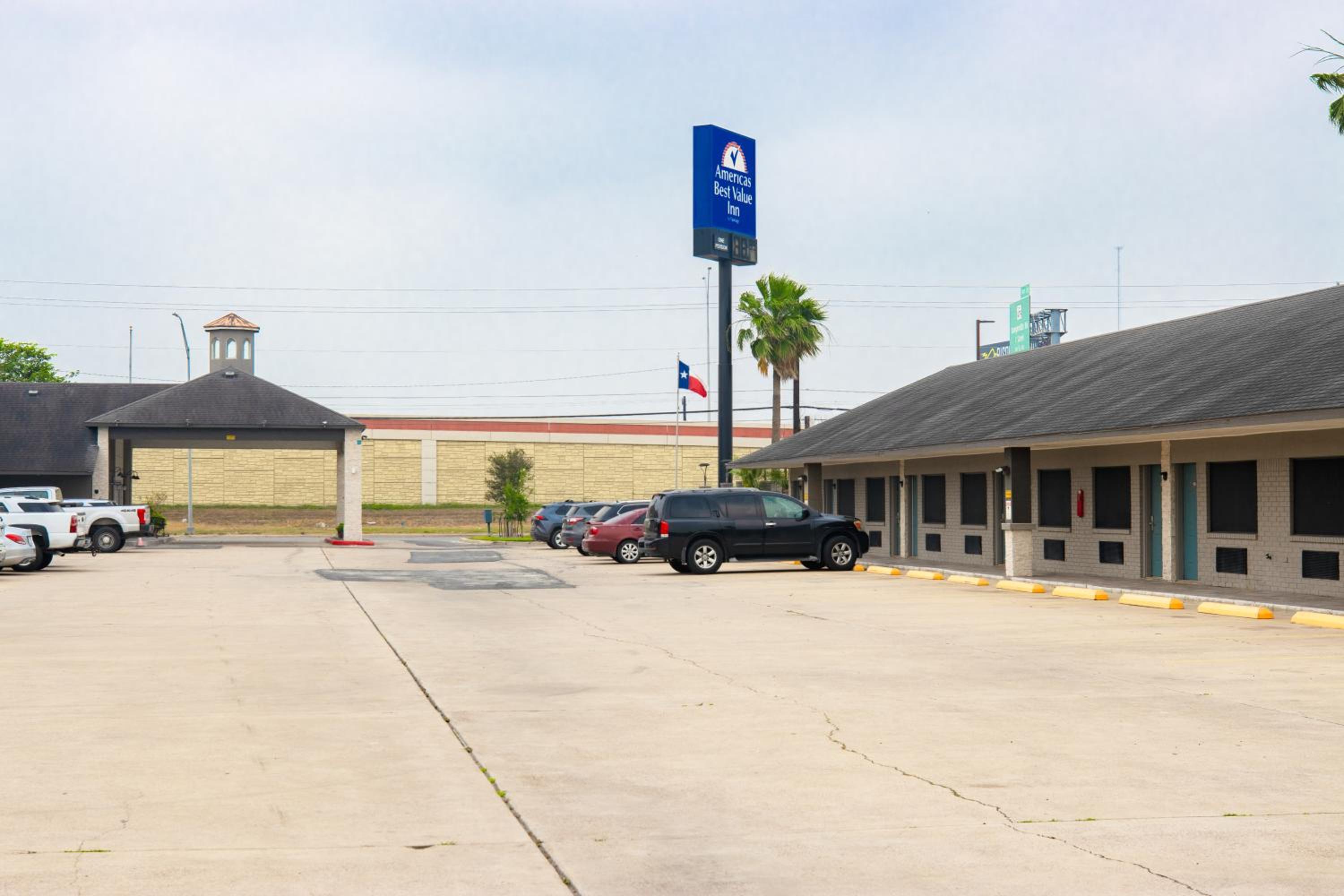 Americas Best Value Inn Harlingen - Property Image 2